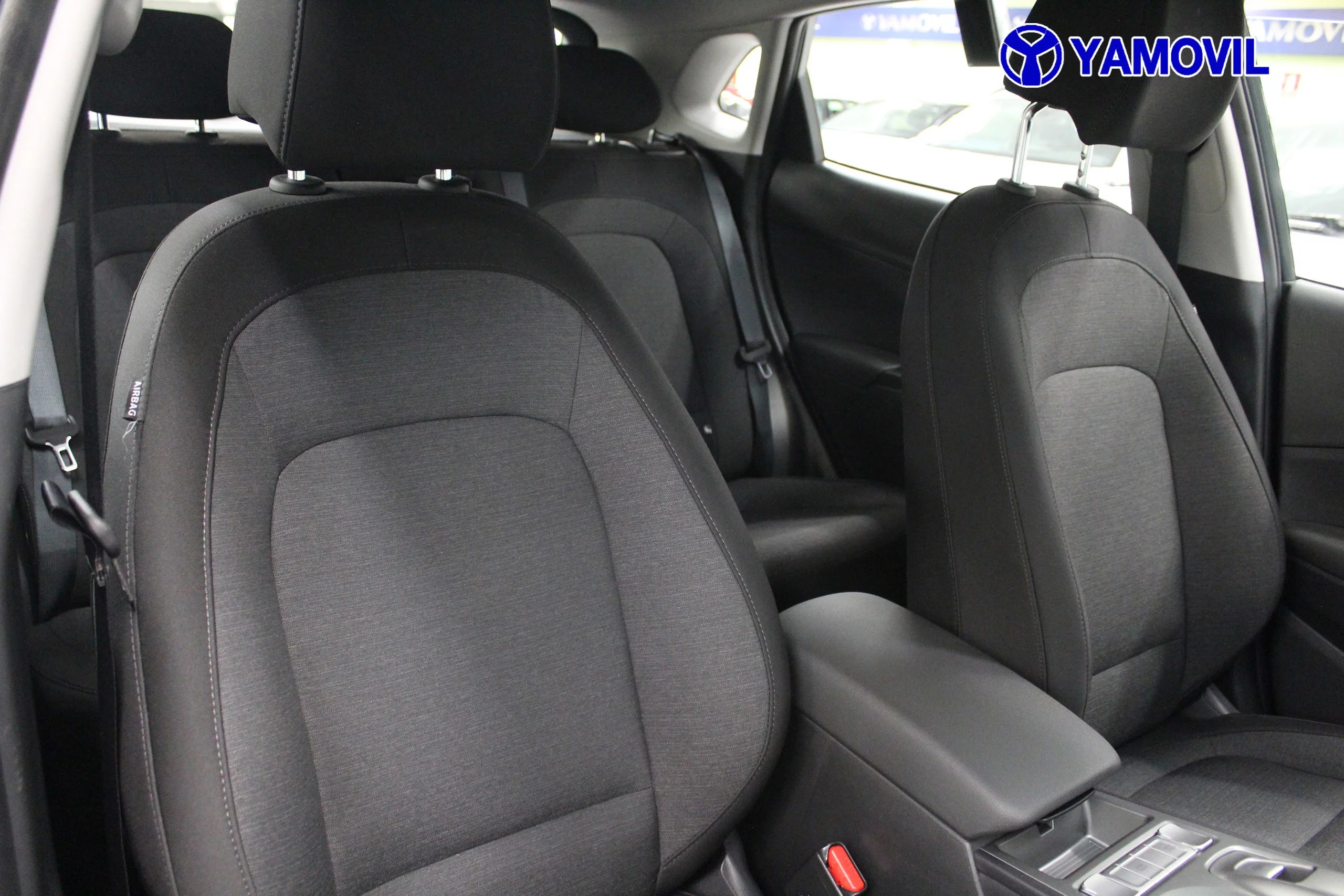 Hyundai Kona EV Maxx 150 kW (204 CV) - Foto 17