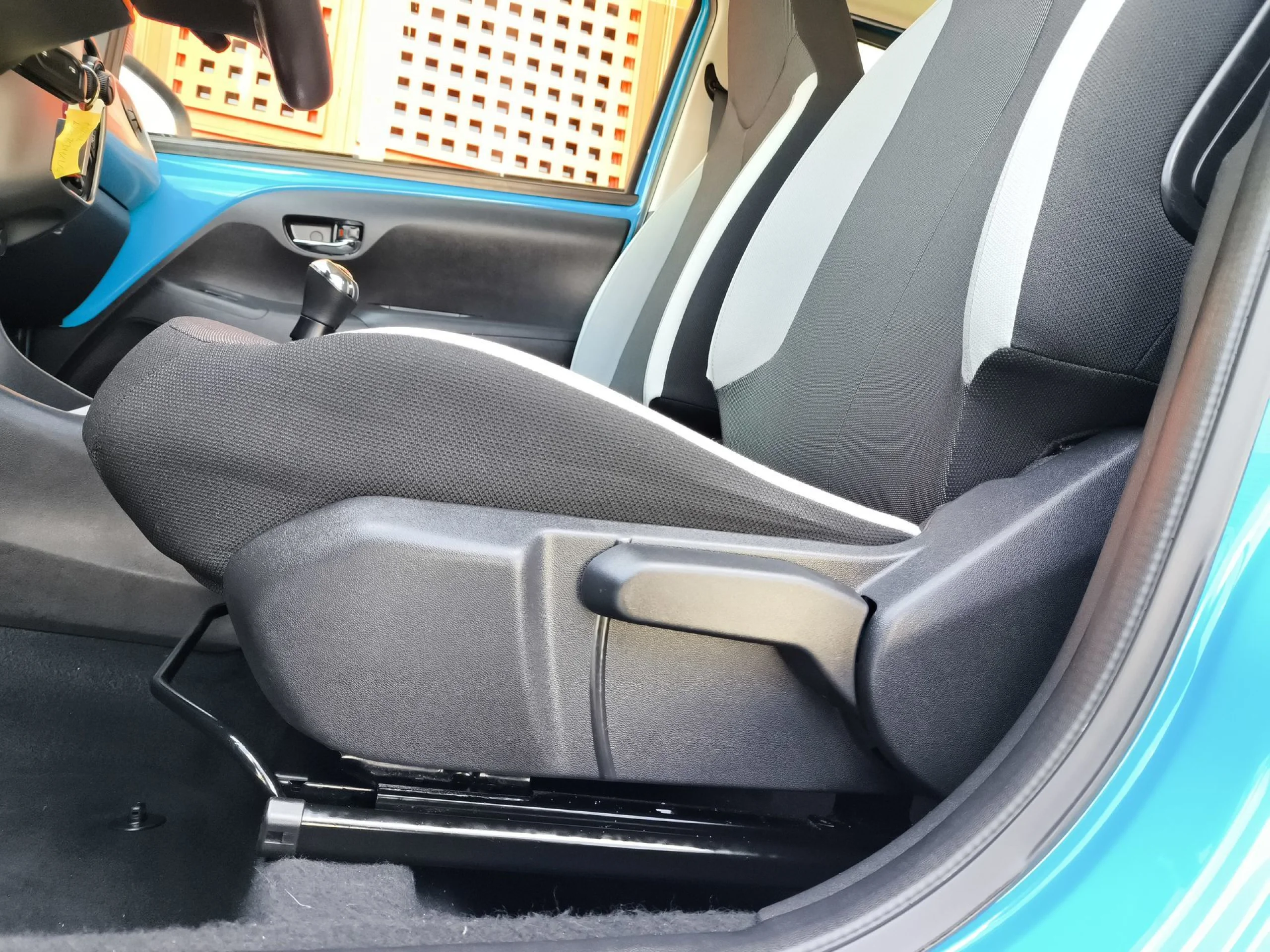 Toyota Aygo 1.0 70 x-play 53 kW (72 CV) - Foto 9