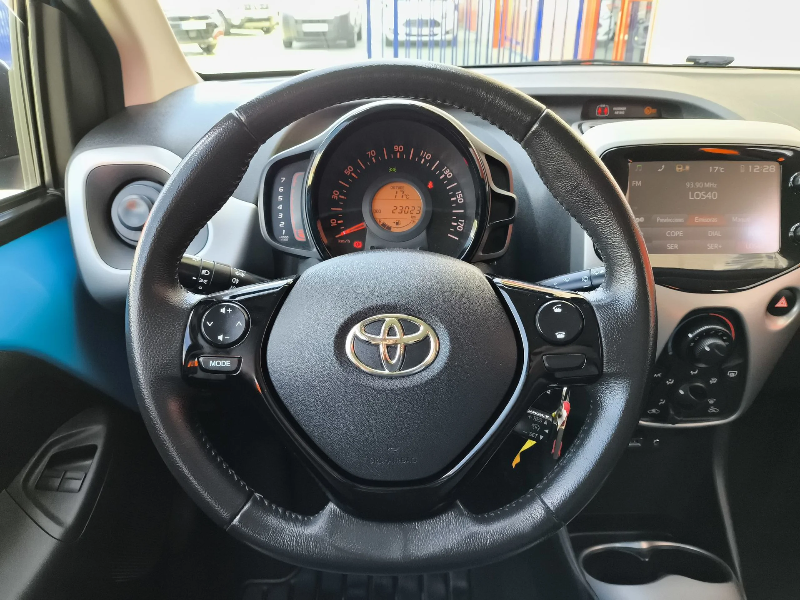Toyota Aygo 1.0 70 x-play 53 kW (72 CV) - Foto 11