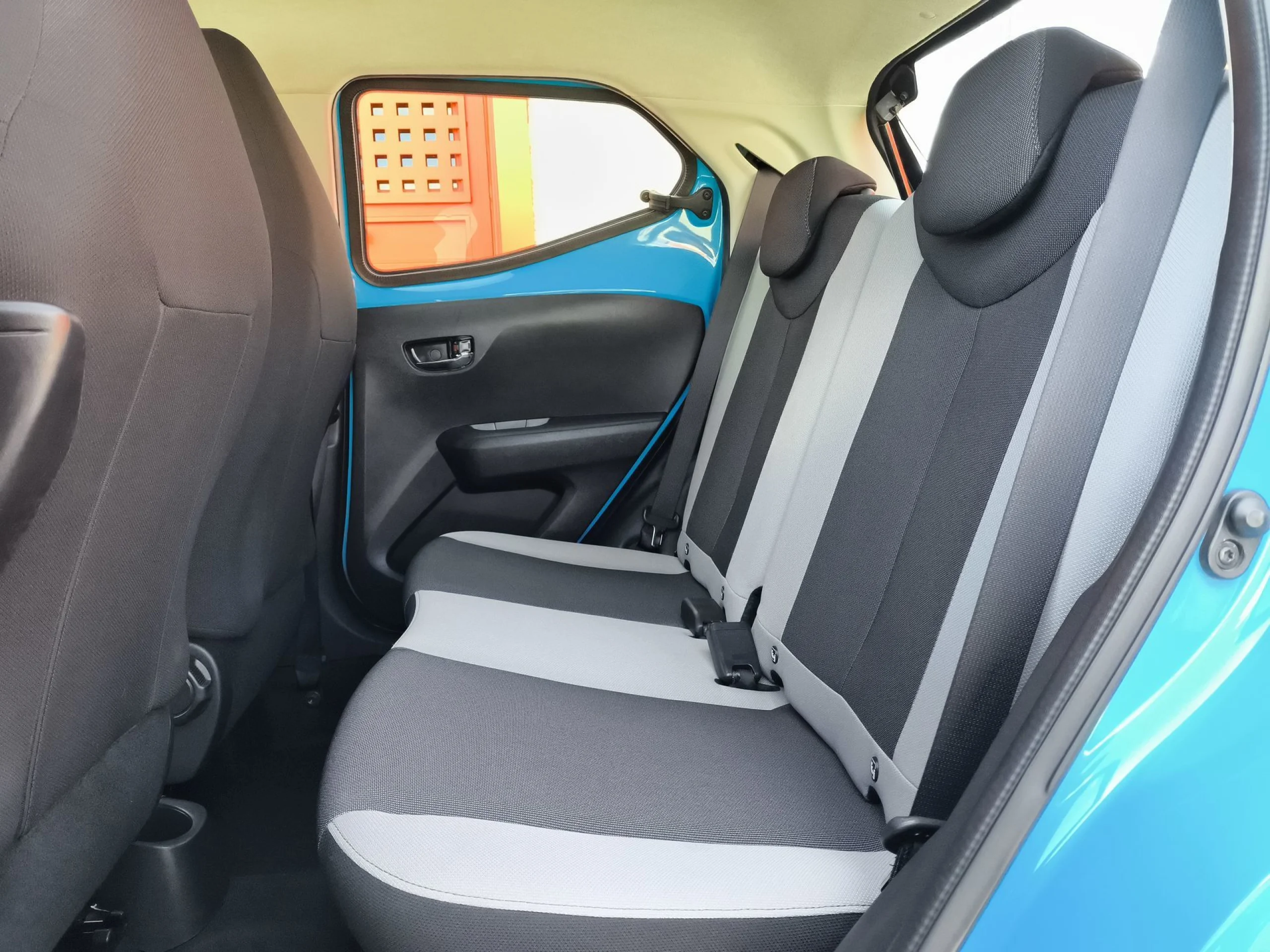 Toyota Aygo 1.0 70 x-play 53 kW (72 CV) - Foto 18