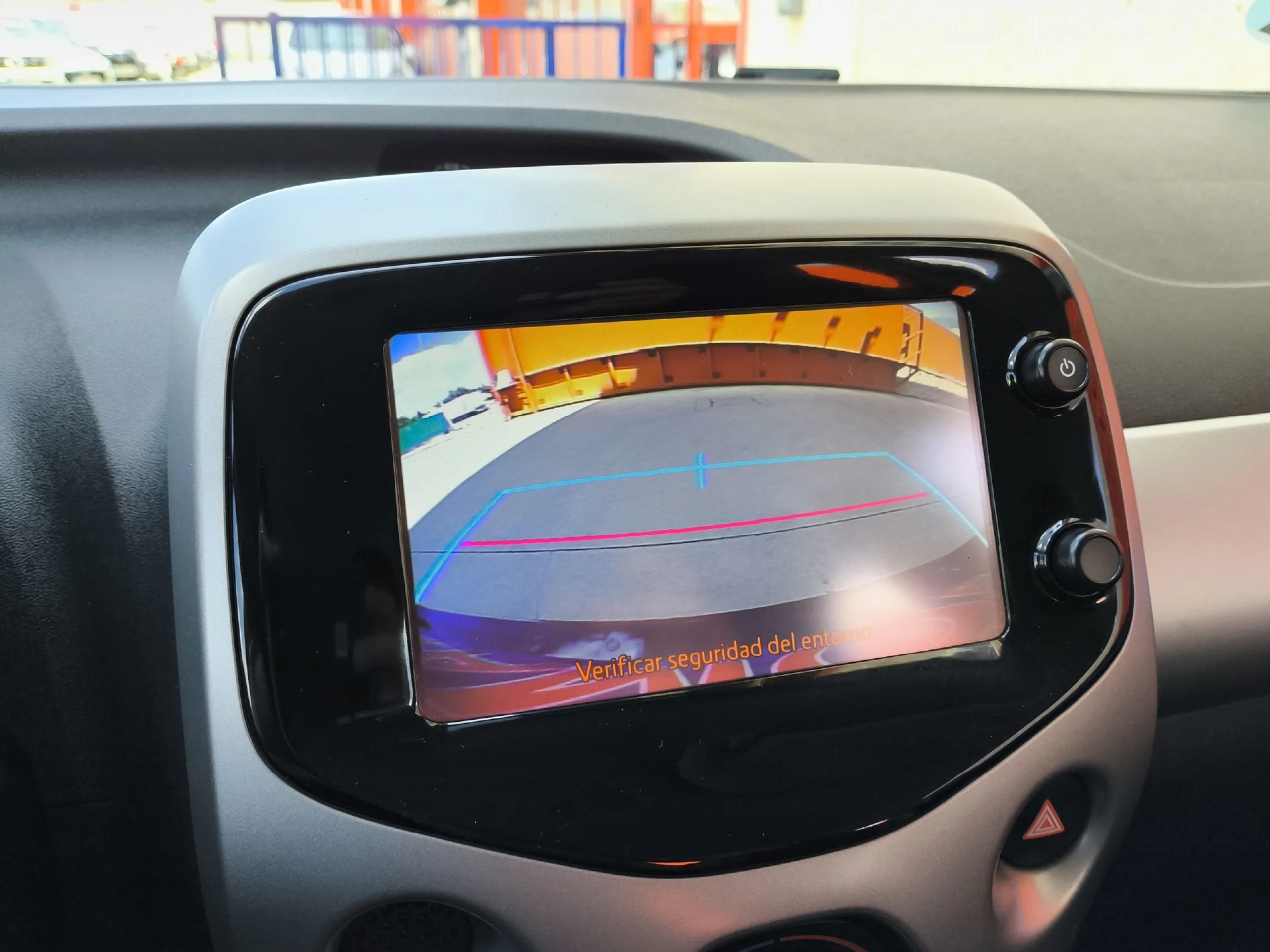 Toyota Aygo 1.0 70 x-play 53 kW (72 CV) - Foto 14