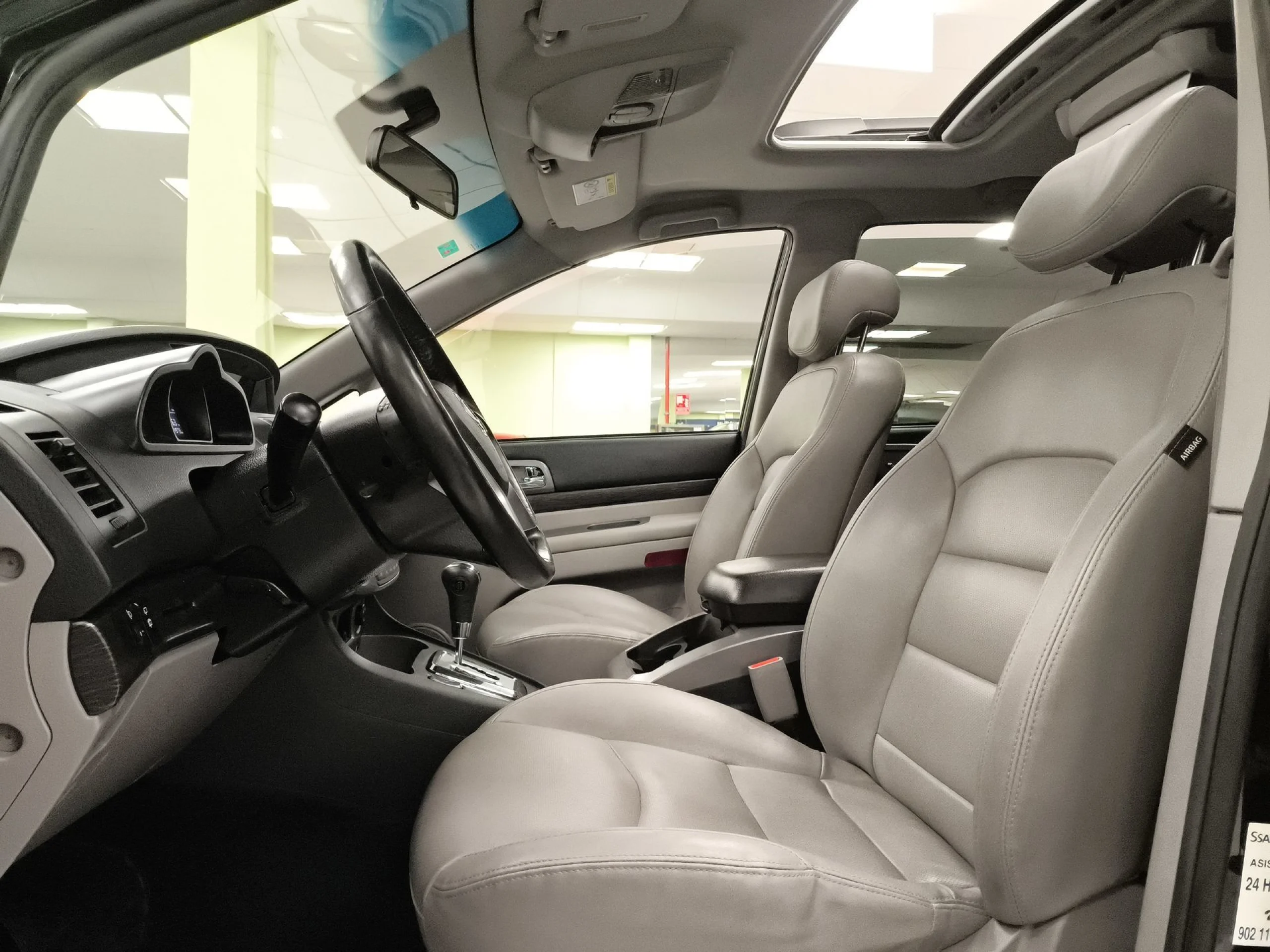 SsangYong Rodius D22T Limited Auto 131 kW (178 CV) - Foto 8