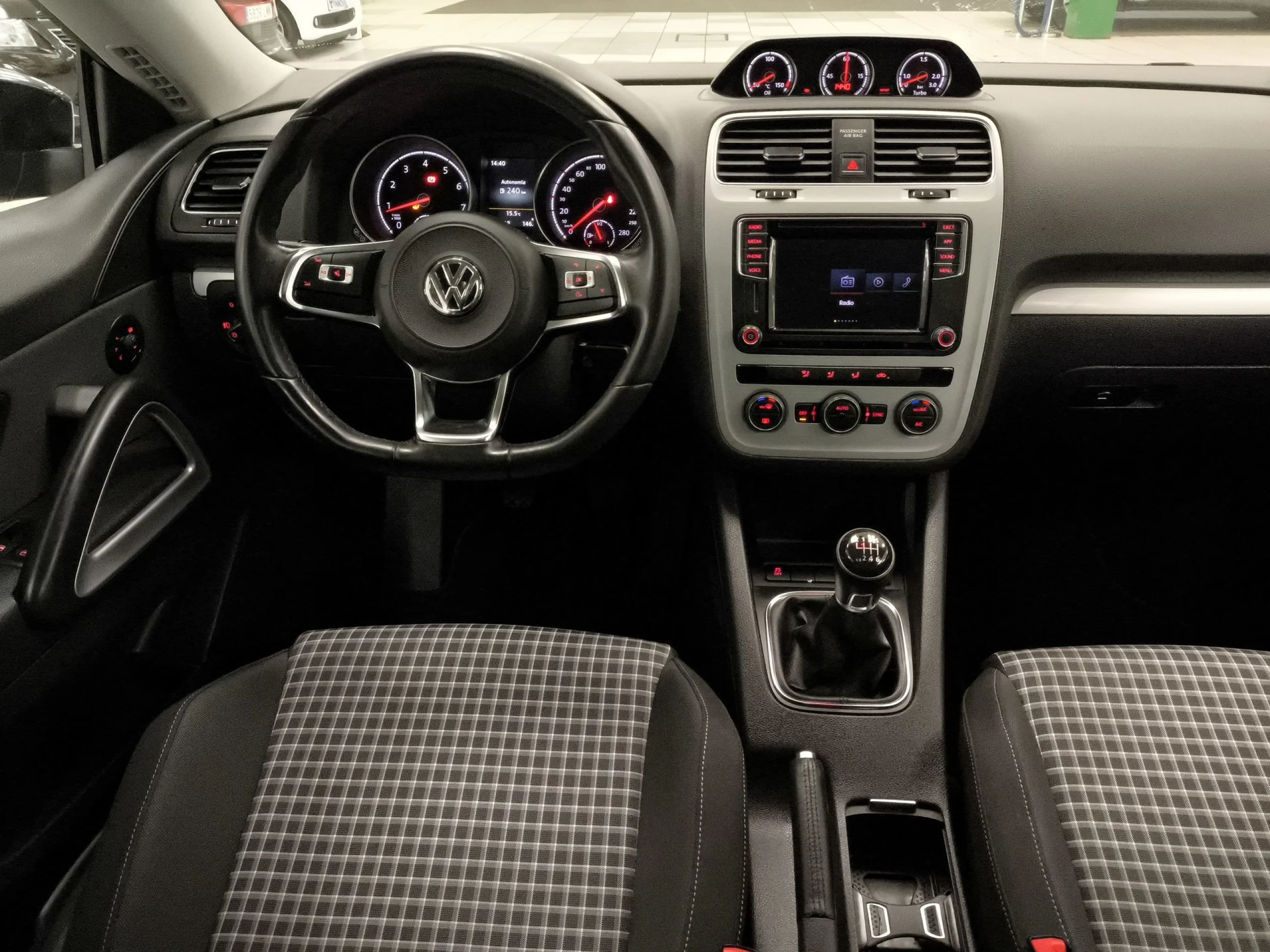 Volkswagen Scirocco R-Line 1.4 TSI BMT 92 kW (125 CV) - Foto 17