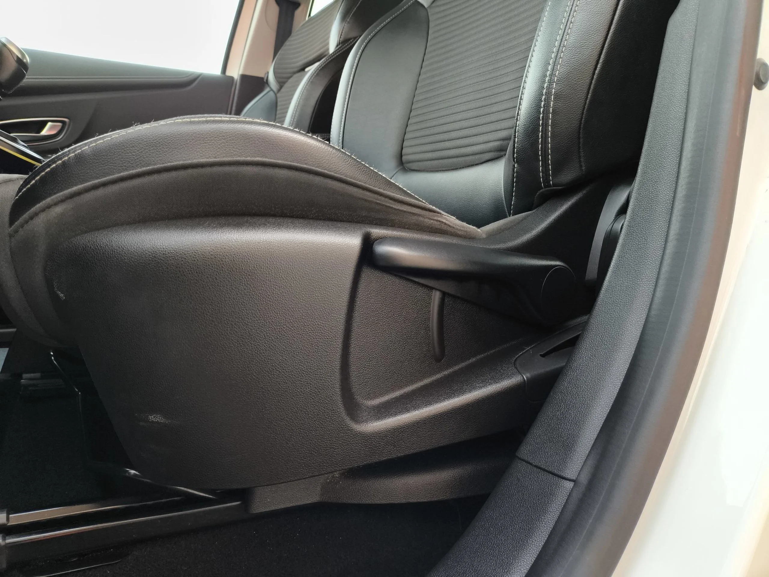 Renault Grand Scenic Zen TCe 103 kW (140 CV) GPF - Foto 9