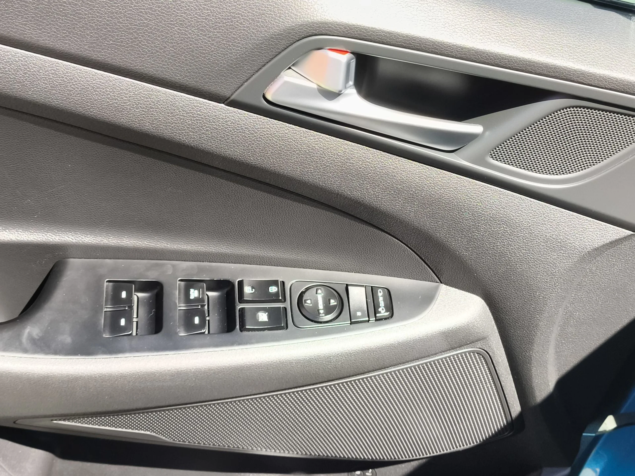 Hyundai Tucson 1.7 CRDI 25 Aniversario Sky 4x2 85 kW (115 CV) - Foto 10