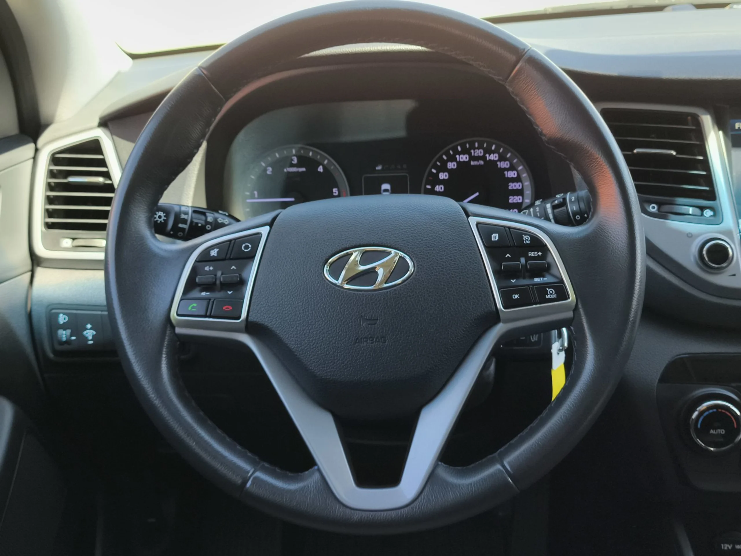 Hyundai Tucson 1.7 CRDI 25 Aniversario Sky 4x2 85 kW (115 CV) - Foto 11