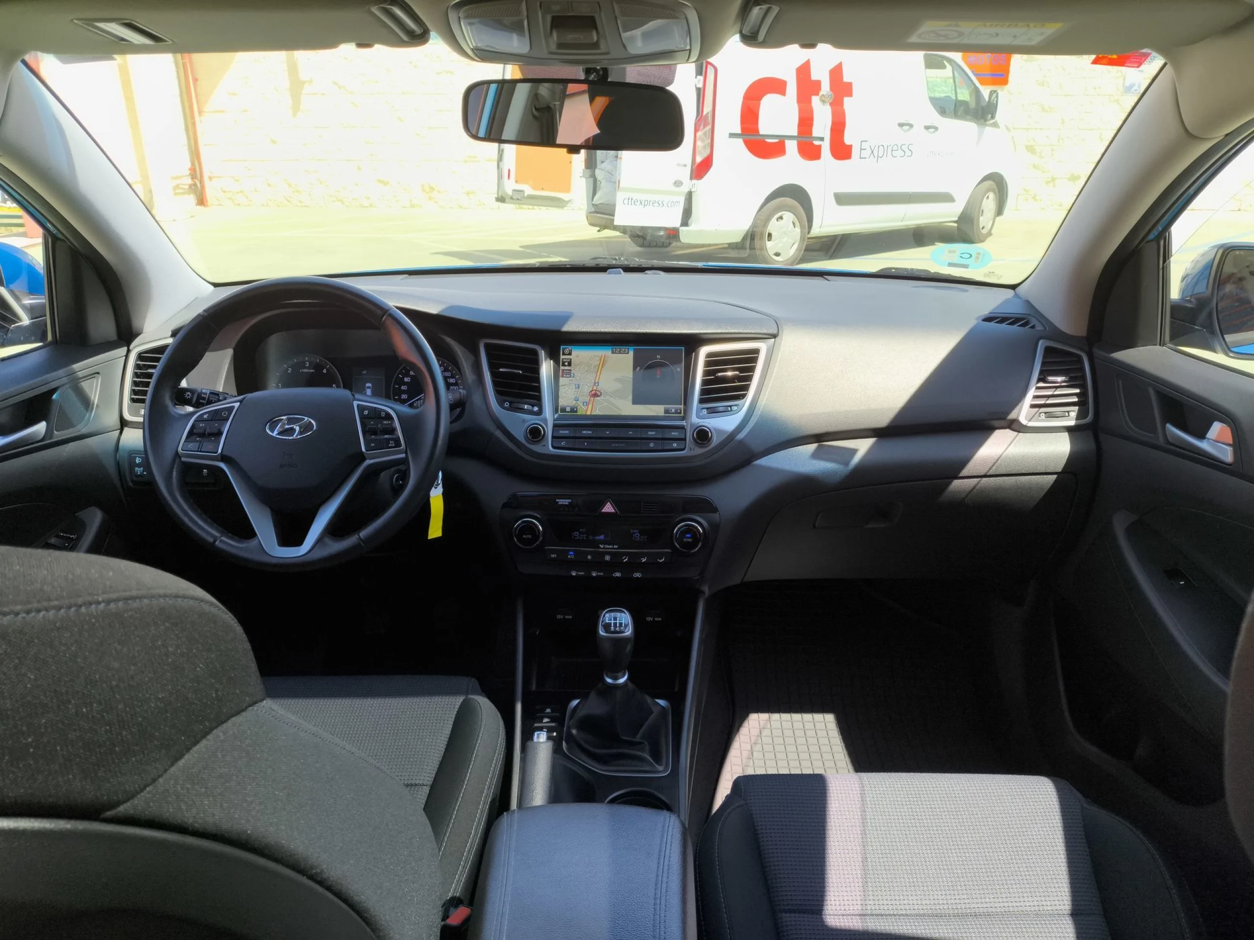 Hyundai Tucson 1.7 CRDI 25 Aniversario Sky 4x2 85 kW (115 CV) - Foto 18