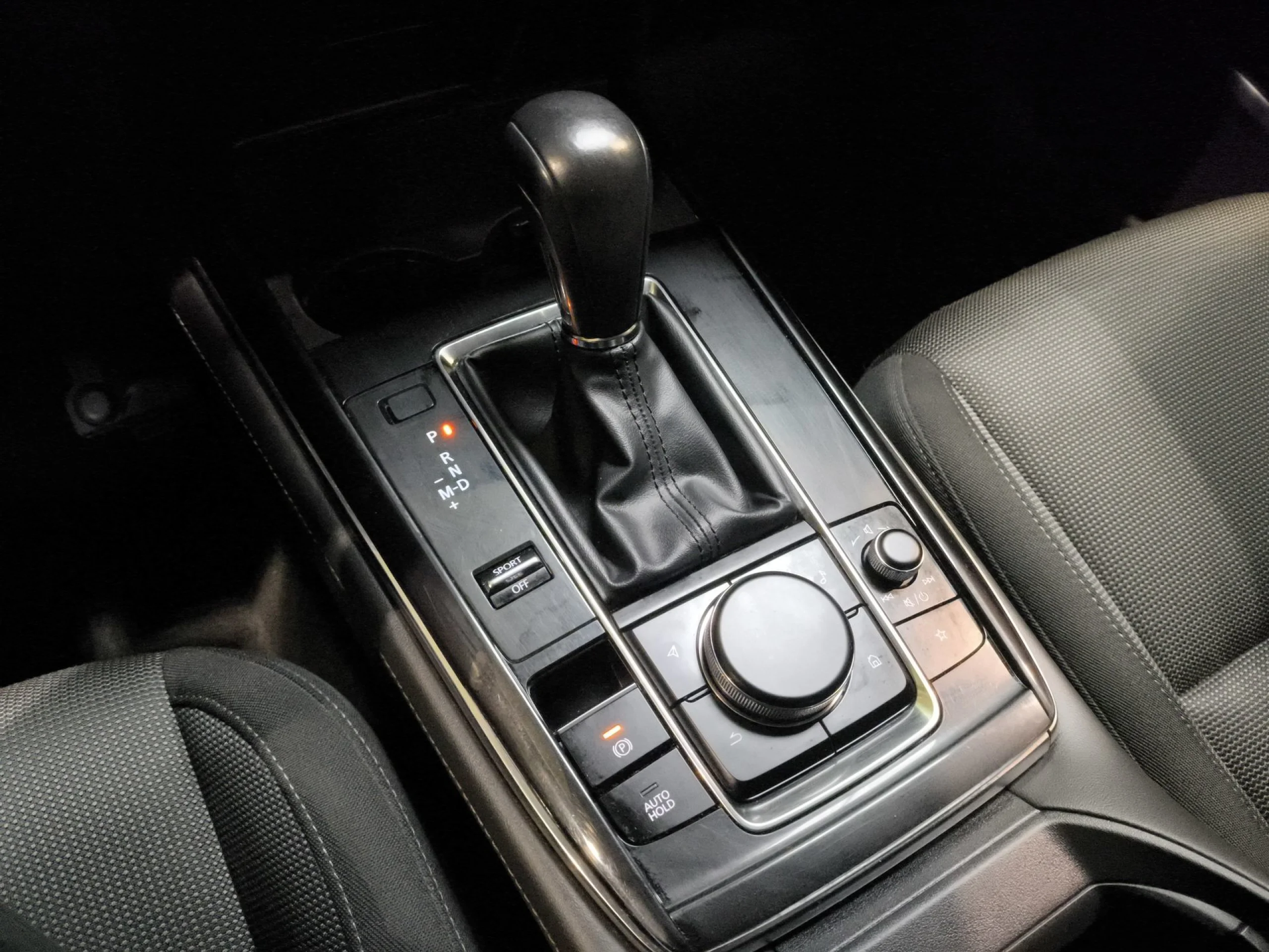 Mazda Cx-30 2.0 Skyactiv-G Zenith 2WD AT 90 kW (122 CV) - Foto 17