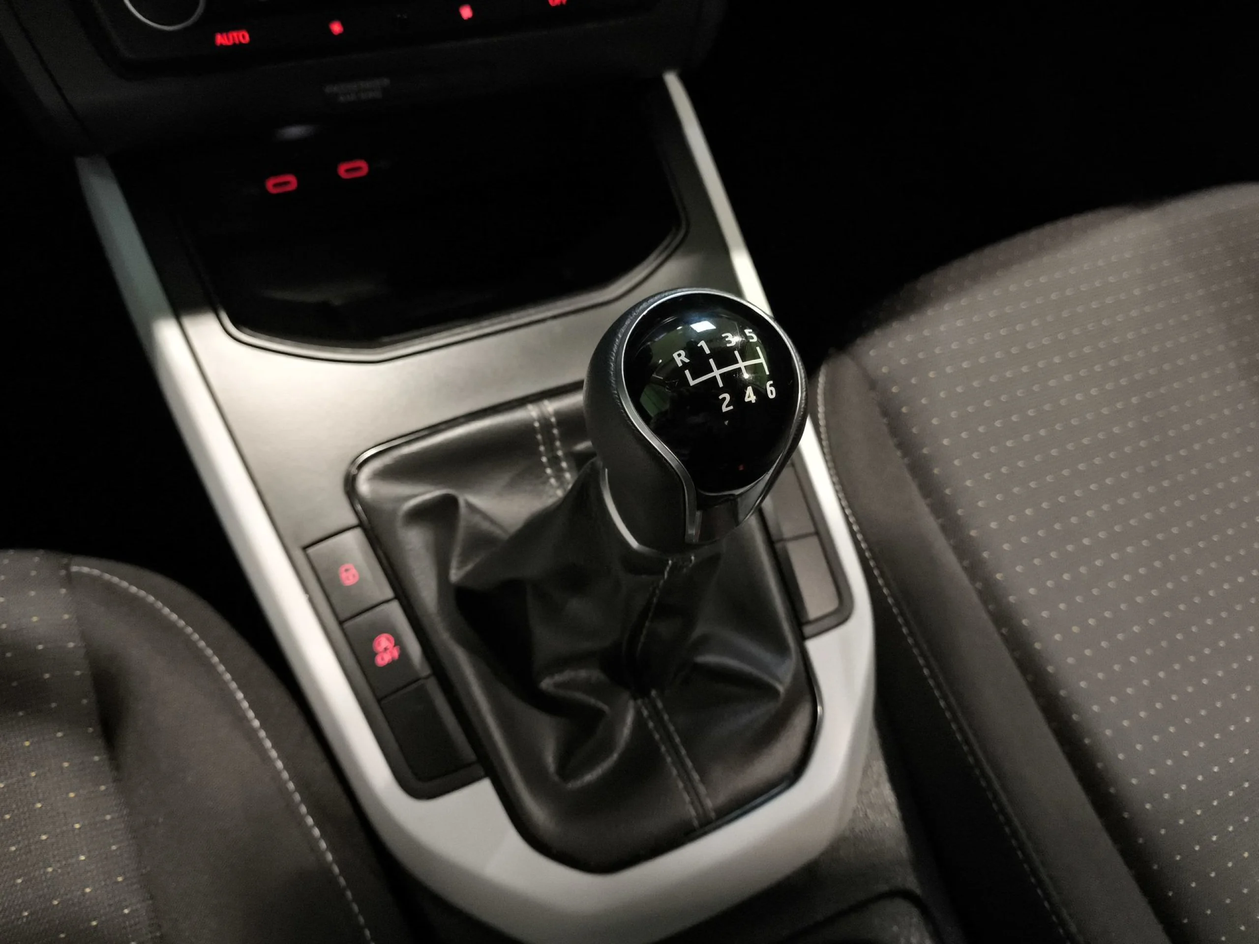 Seat Arona 1.0 TSI Style Plus 81 kW (110 CV) - Foto 16