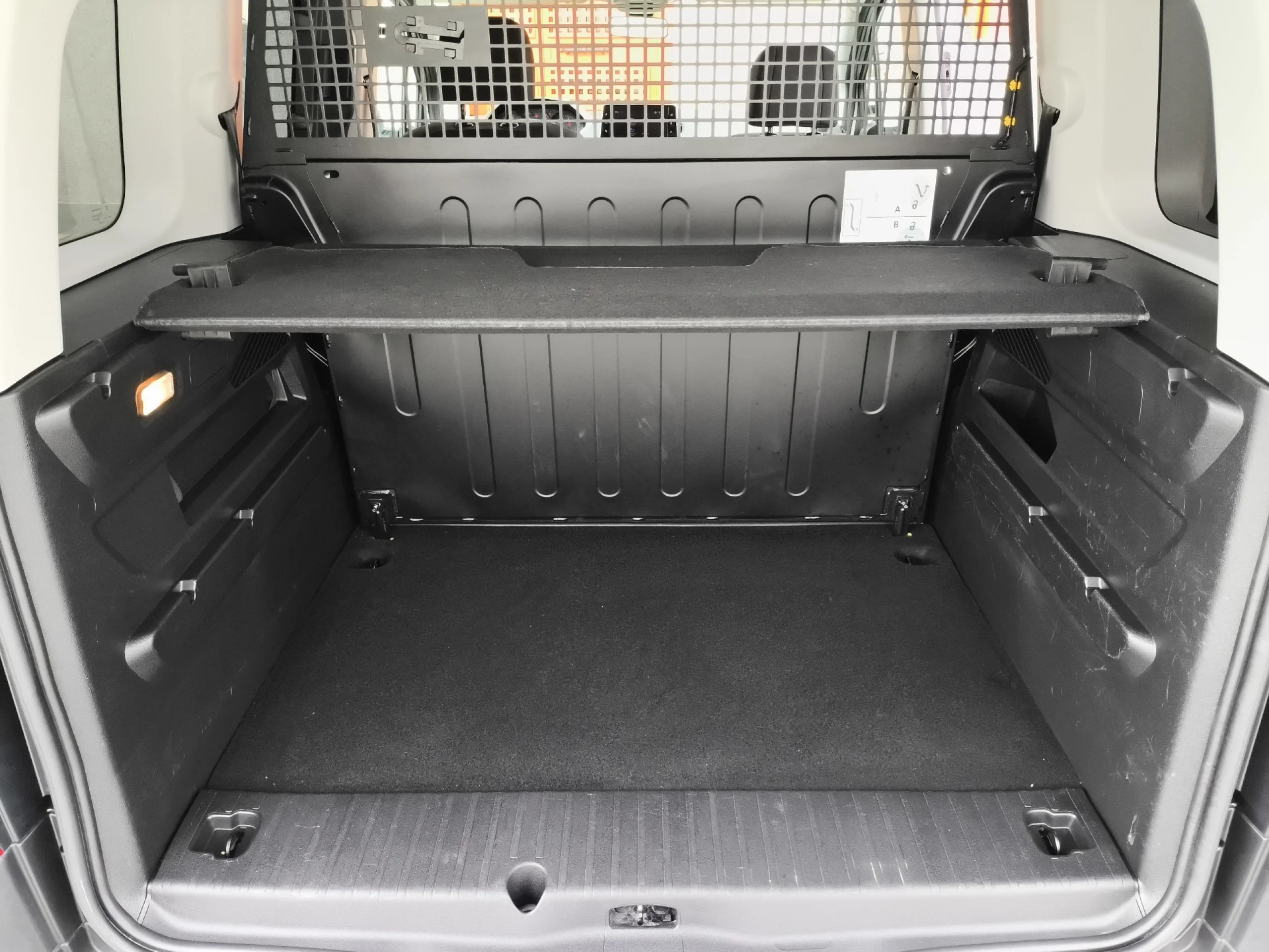 Peugeot Rifter BlueHDi 100 Allure Business Standard 73 kW (100 CV) - Foto 21
