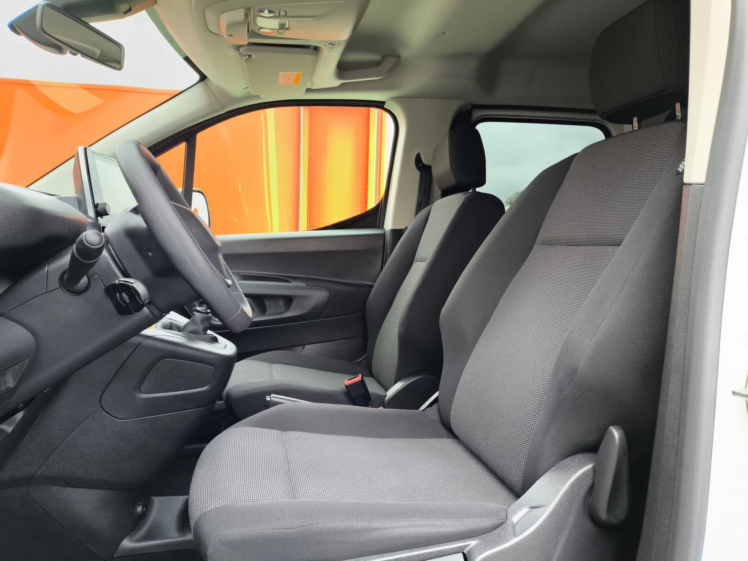 Peugeot Rifter BlueHDi 100 Allure Business Standard 73 kW (100 CV) - Foto 8