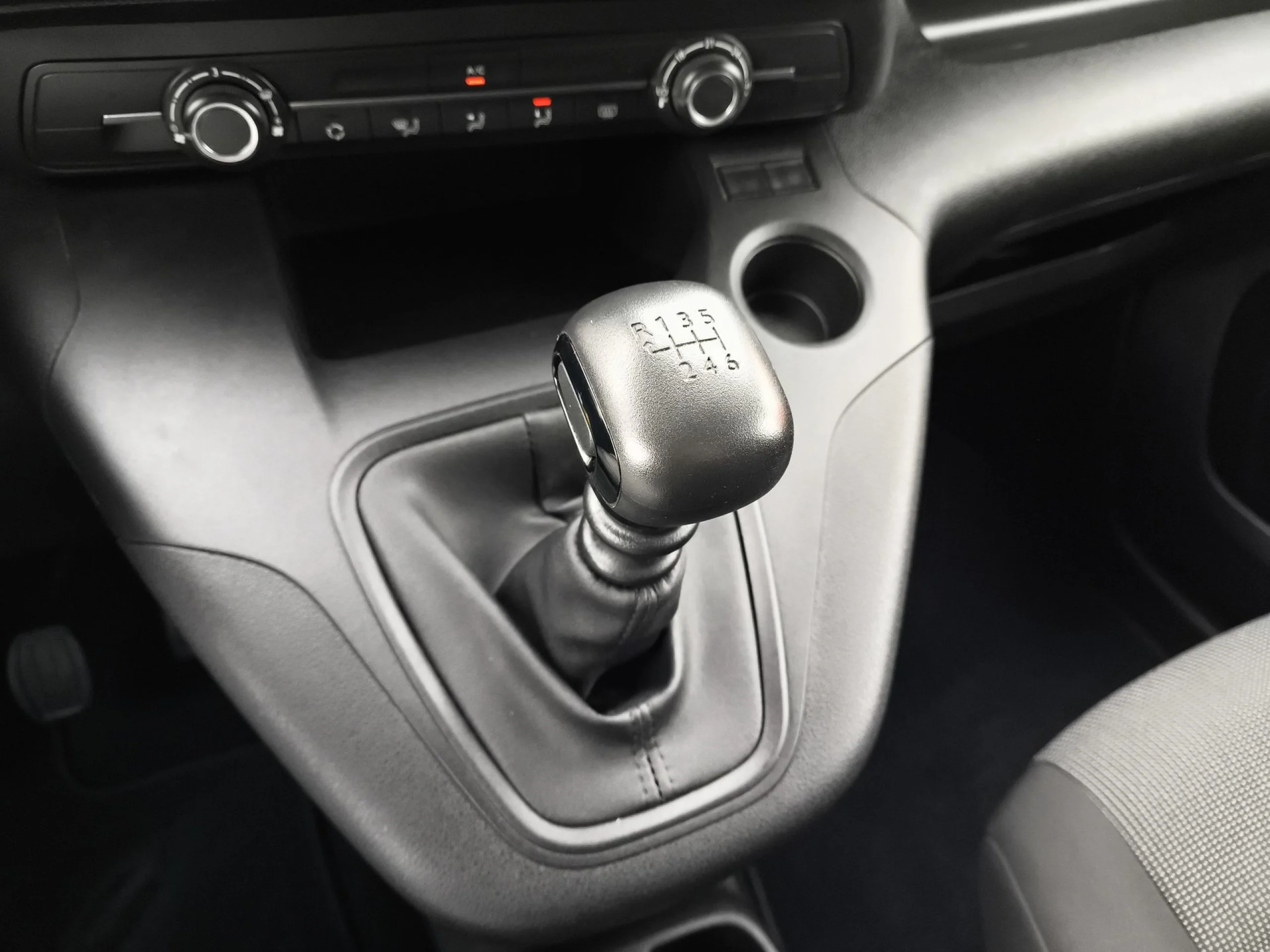 Peugeot Rifter BlueHDi 100 Allure Business Standard 73 kW (100 CV) - Foto 15