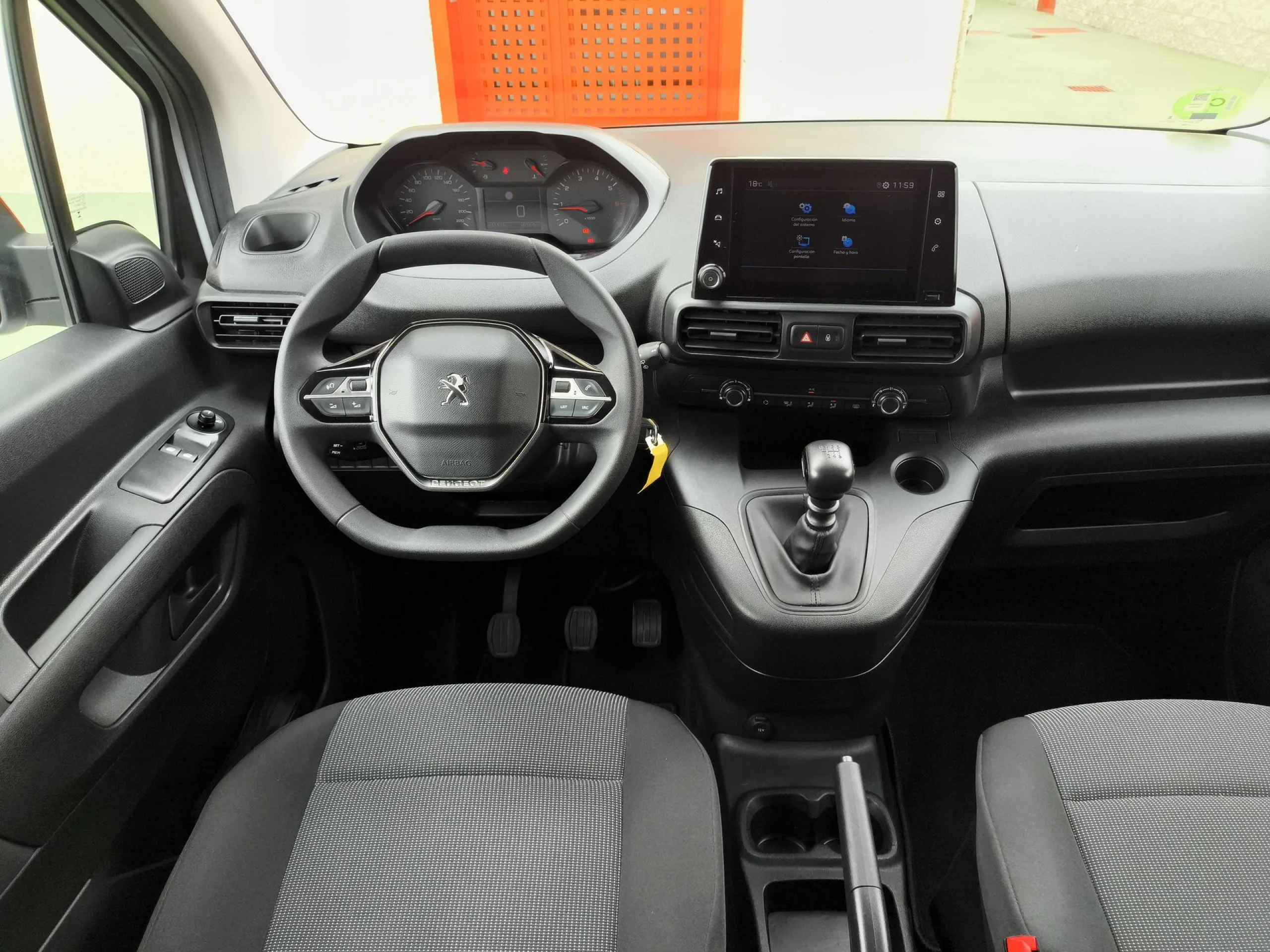 Peugeot Rifter BlueHDi 100 Allure Business Standard 73 kW (100 CV) - Foto 16