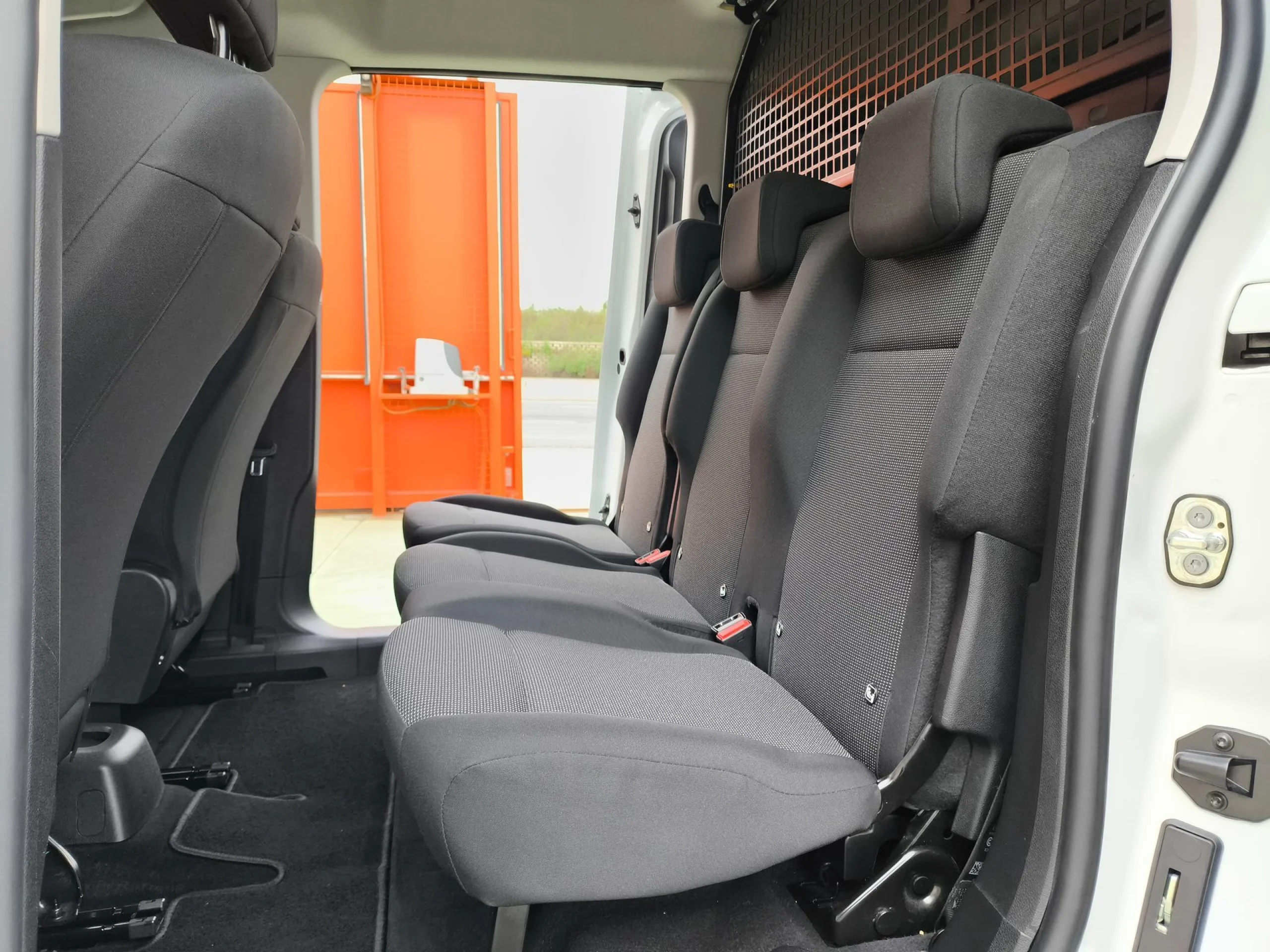 Peugeot Rifter BlueHDi 100 Allure Business Standard 73 kW (100 CV) - Foto 17
