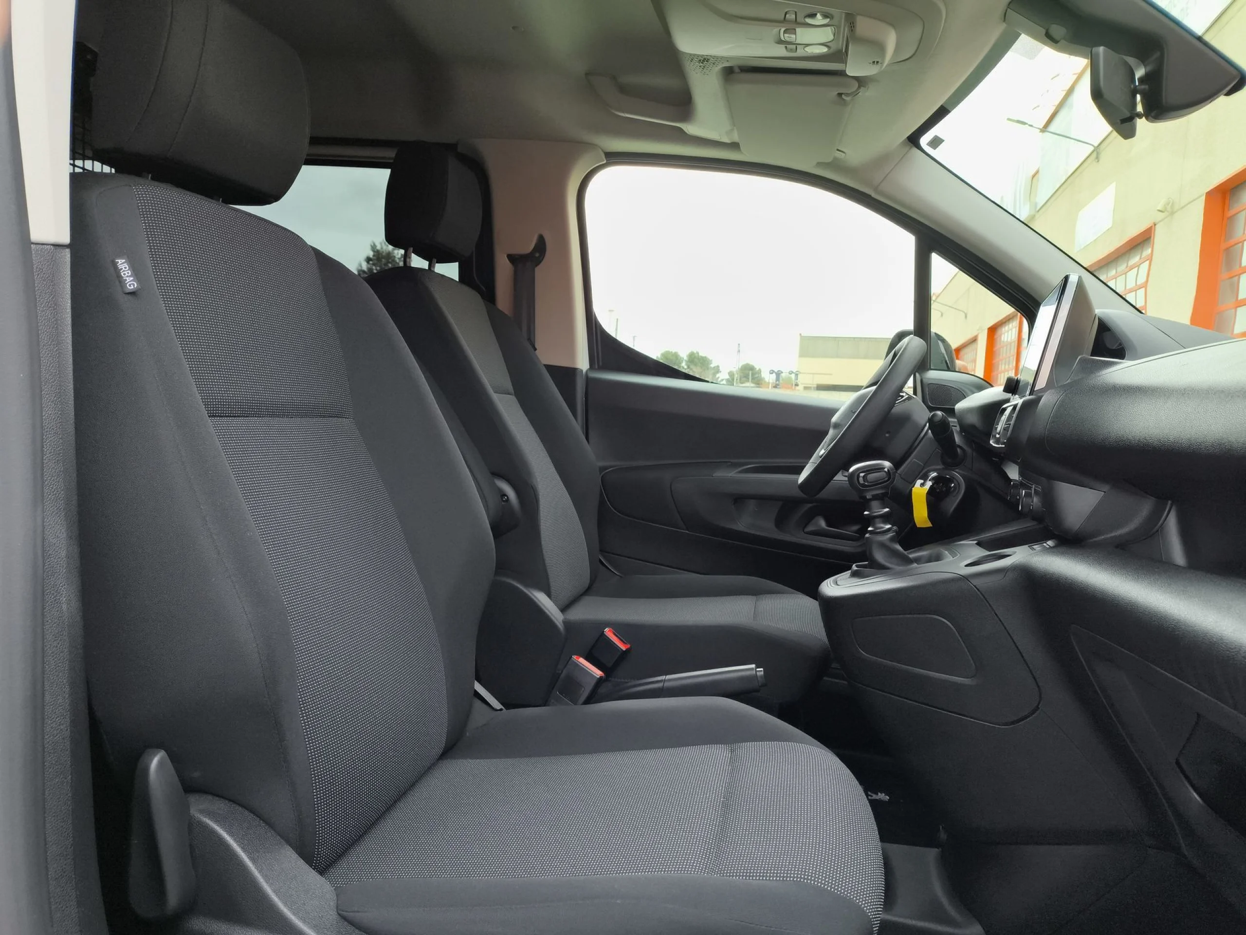 Peugeot Rifter BlueHDi 100 Allure Business Standard 73 kW (100 CV) - Foto 19