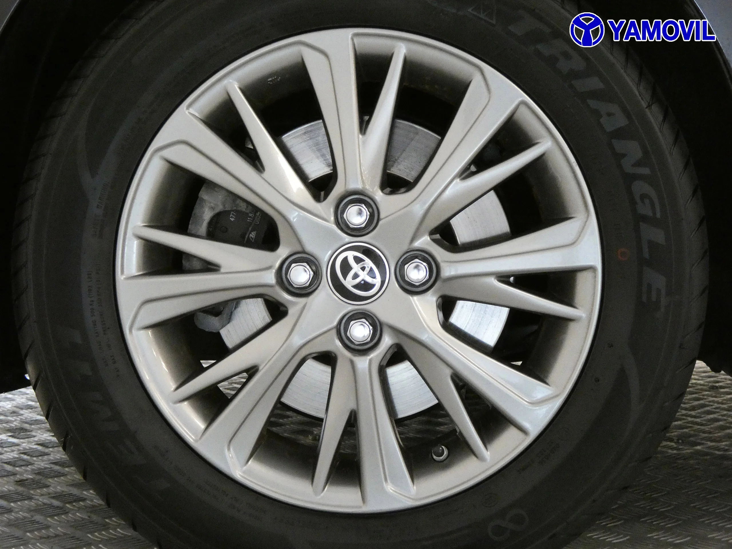 Toyota Yaris 1.5 HYBRID ATCIVE 5P - Foto 12