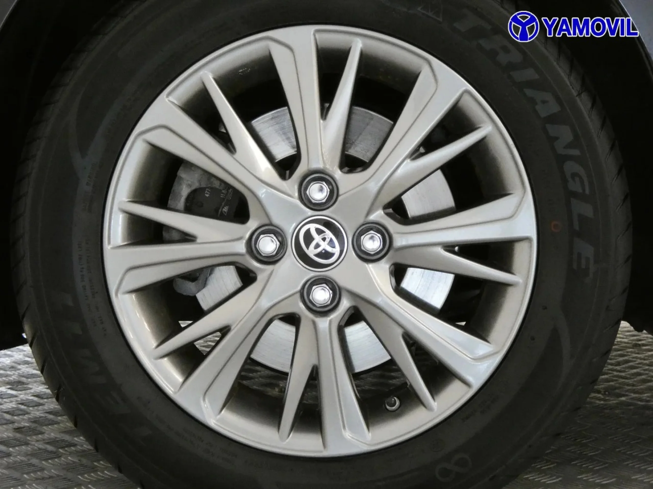 Toyota Yaris 1.5 Hybrid Active 74 kW (100 CV) - Foto 12
