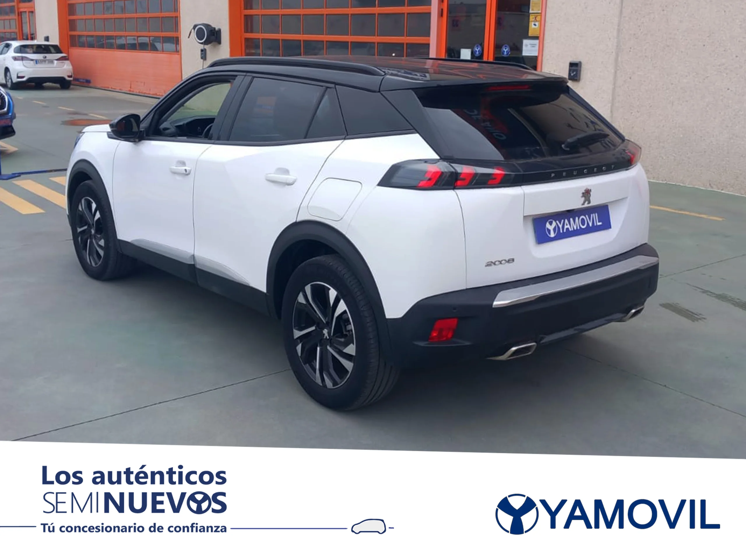 Peugeot 2008 PureTech 130 SANDS Allure Pack EAT8 96 kW (130 CV) - Foto 4