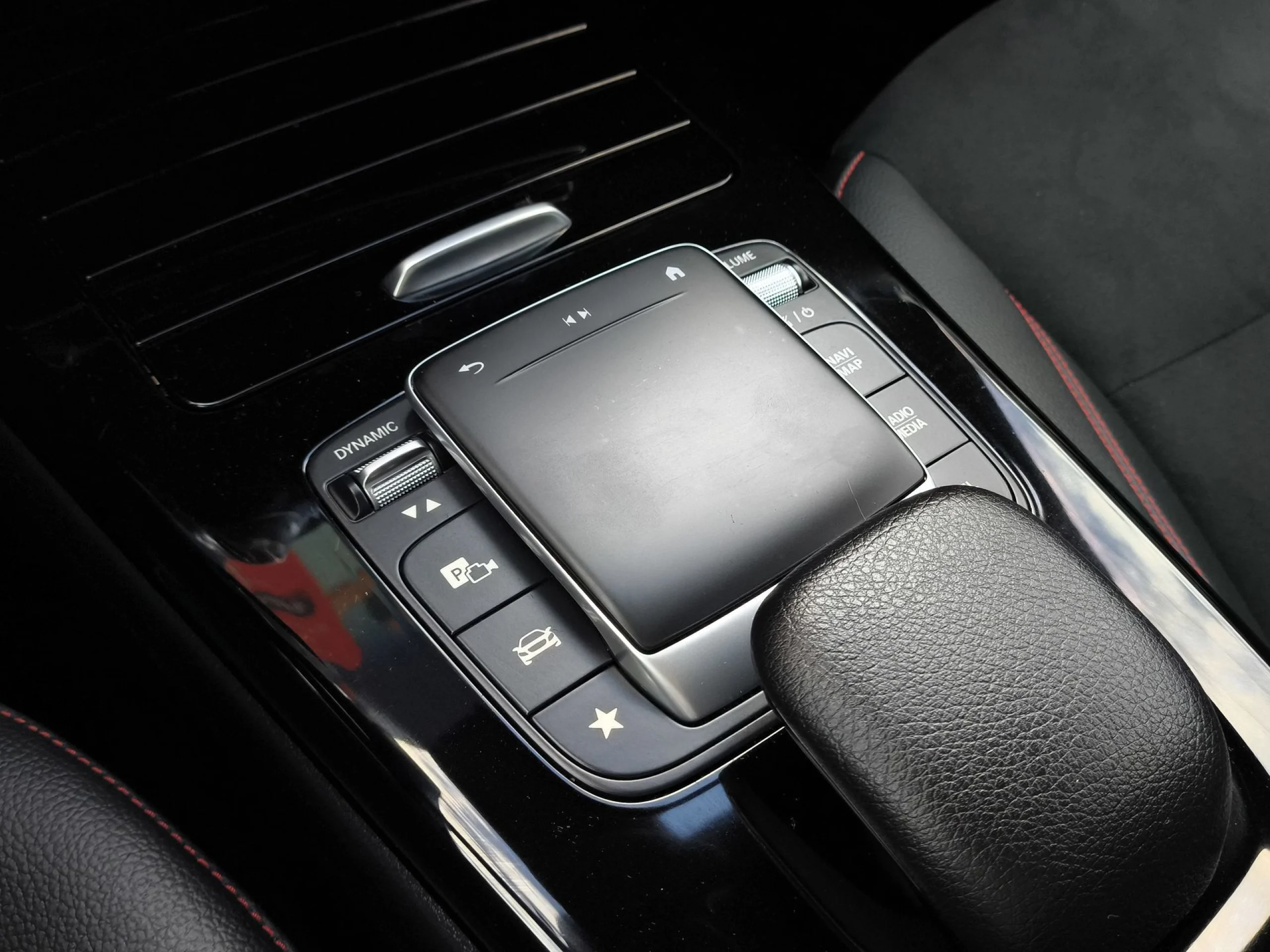 Mercedes-Benz CLA 180 100 kW (136 CV) - Foto 17