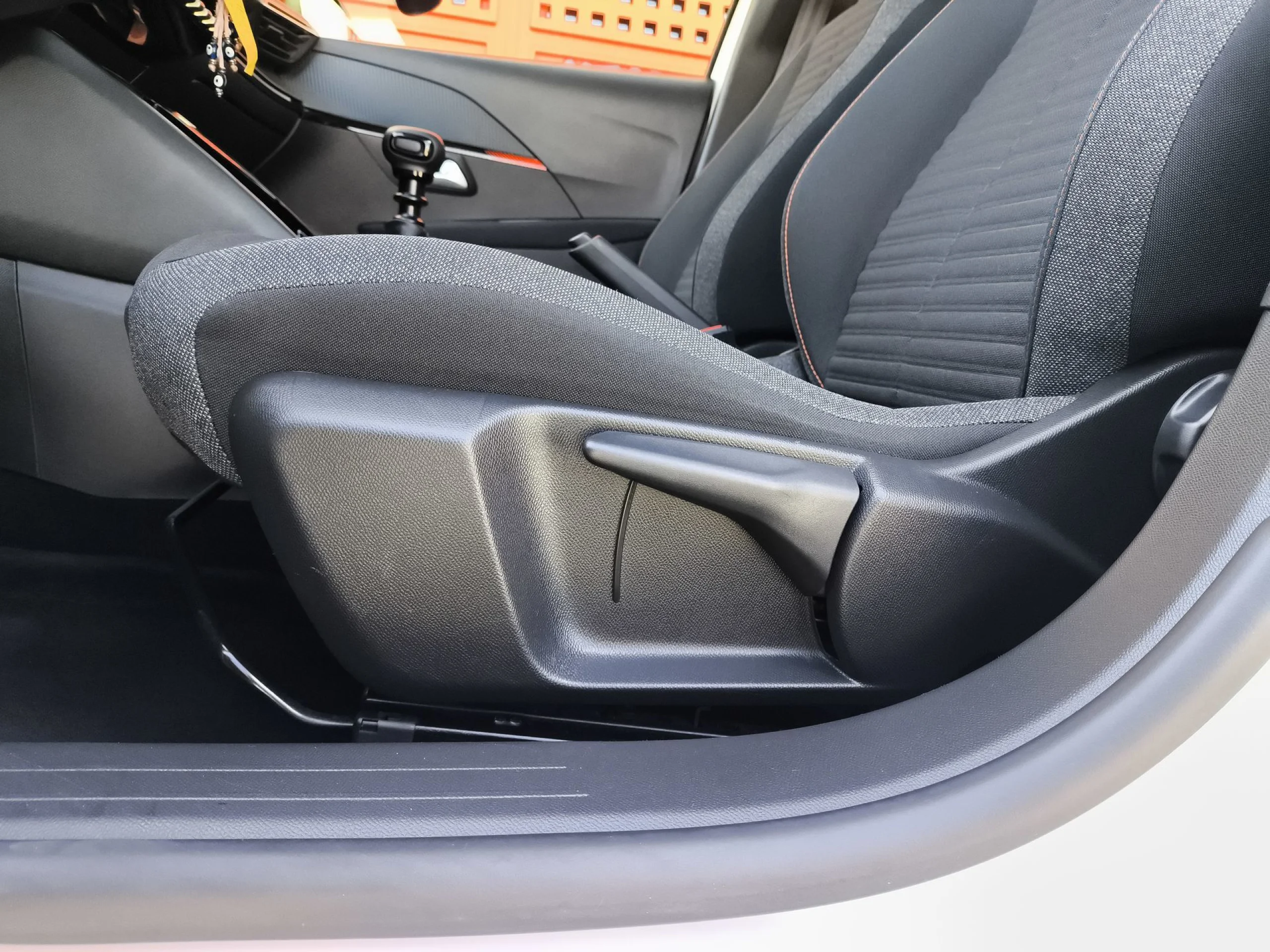 Peugeot 208 PureTech 100 SANDS Active 75 kW (100 CV) - Foto 9