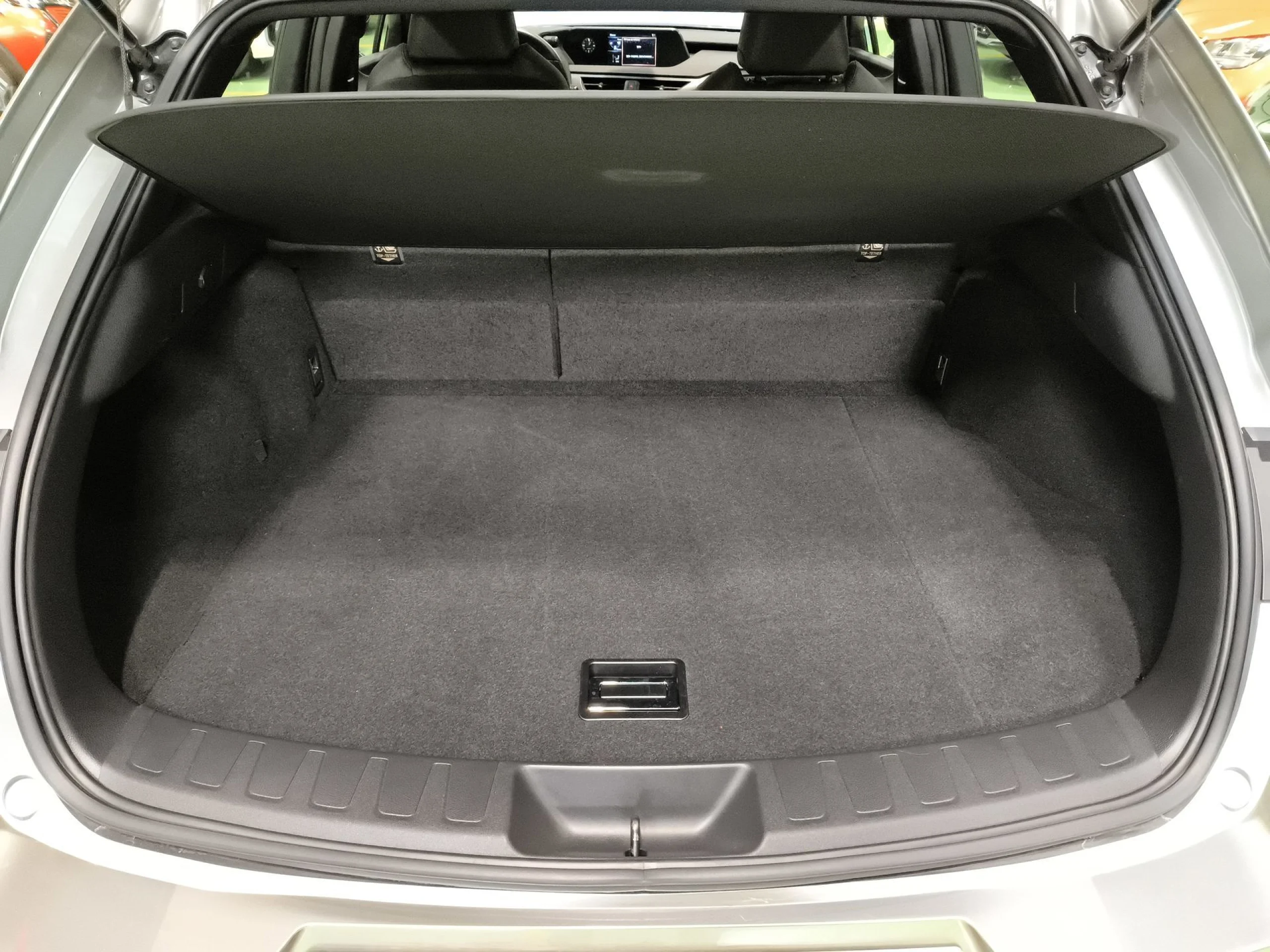 Lexus Ux 250h Business 2WD 135 kW (184 CV) - Foto 19