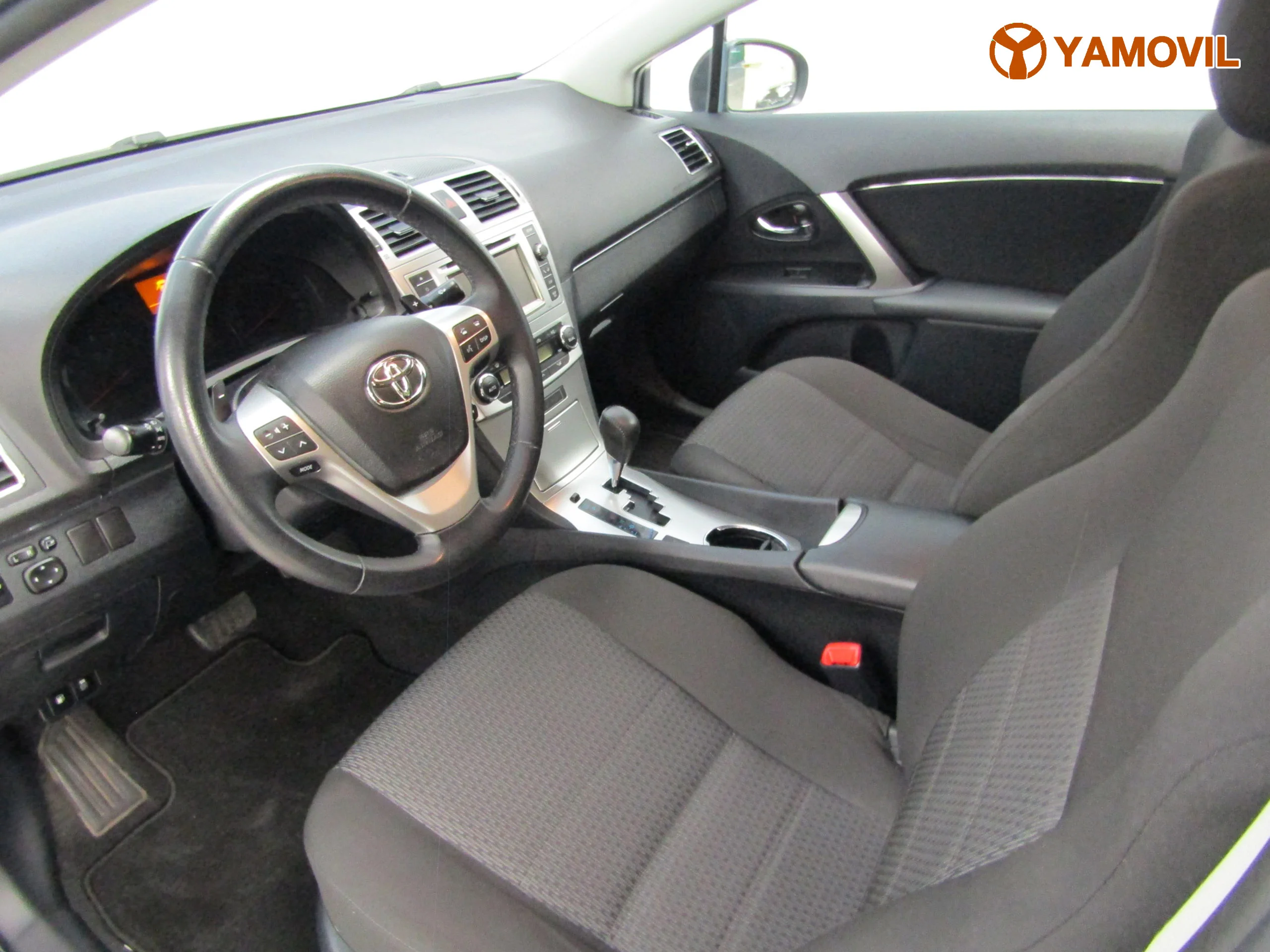 Toyota Avensis 1.8 ADVANCE MULTIDRIVE - Foto 17