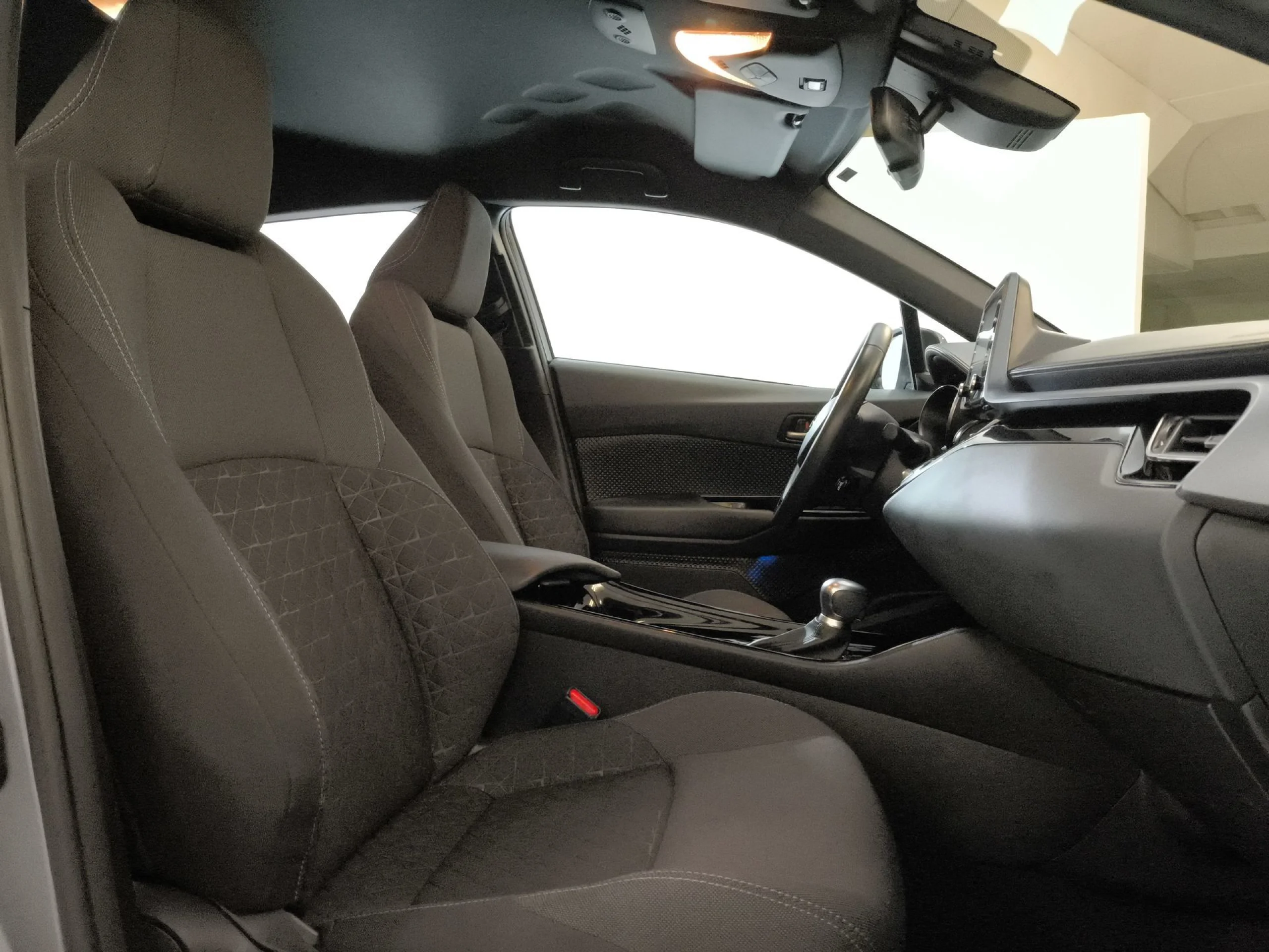 Toyota C-HR 1.8 125H Advance 90 kW (122 CV) - Foto 20
