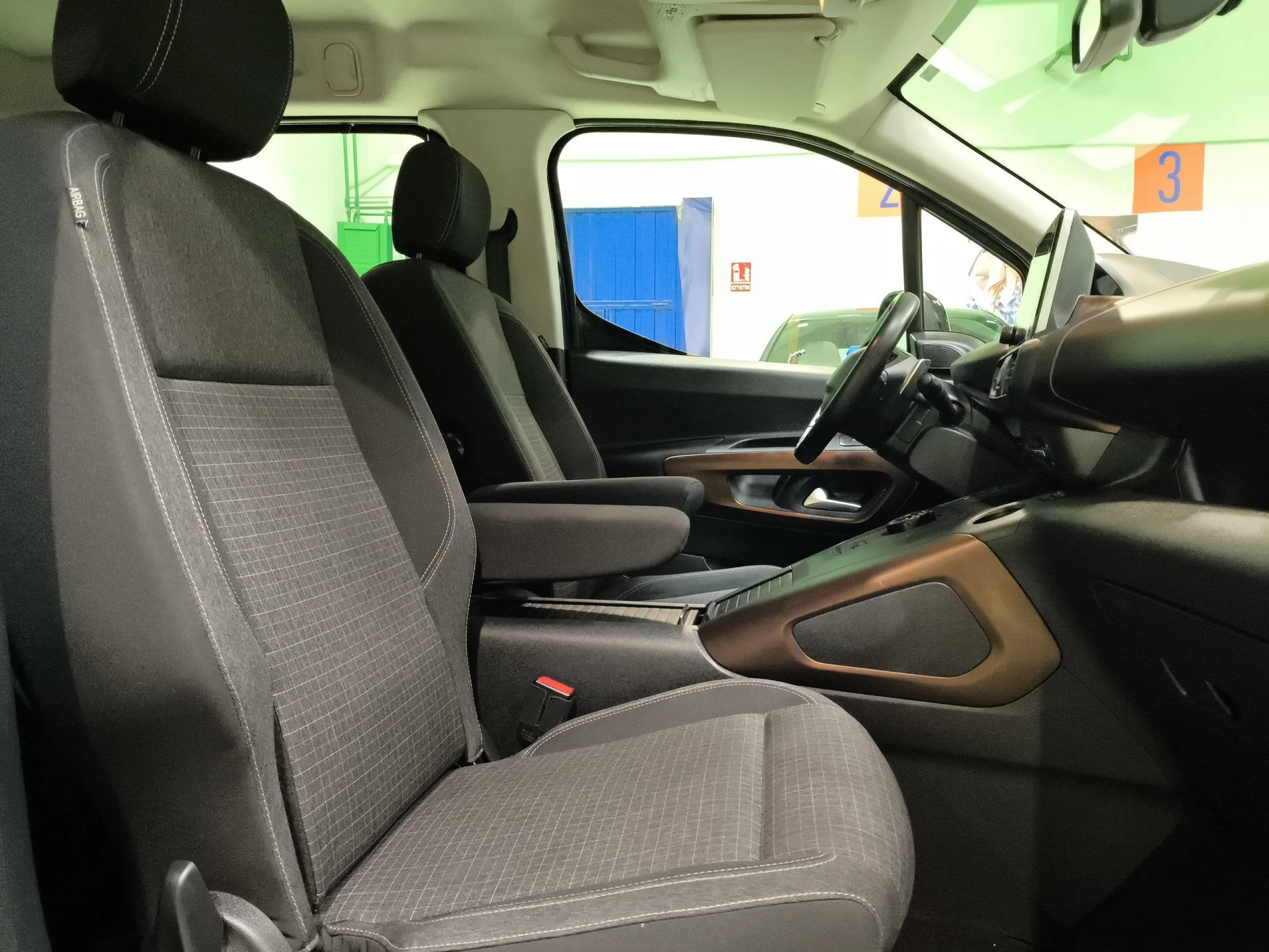 Peugeot Rifter PureTech 130 GT Line Standard EAT8 96 kW (130 CV) - Foto 23