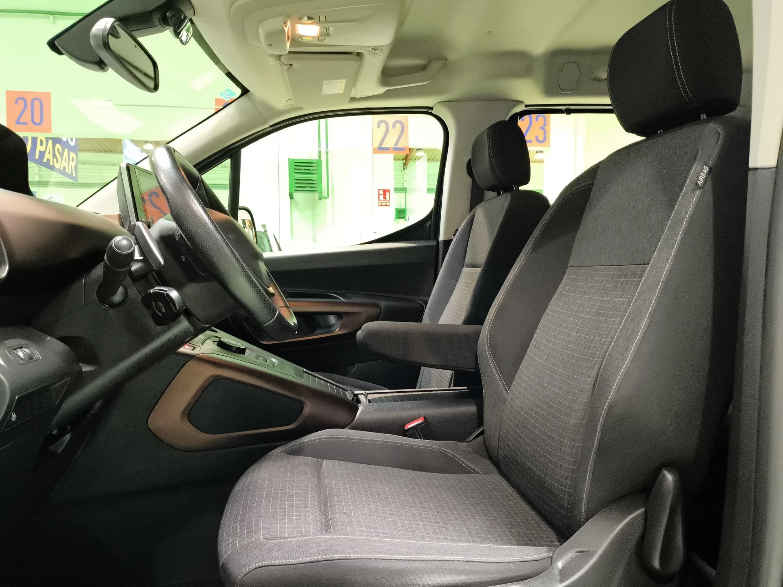 Peugeot Rifter PureTech 130 GT Line Standard EAT8 96 kW (130 CV) - Foto 11