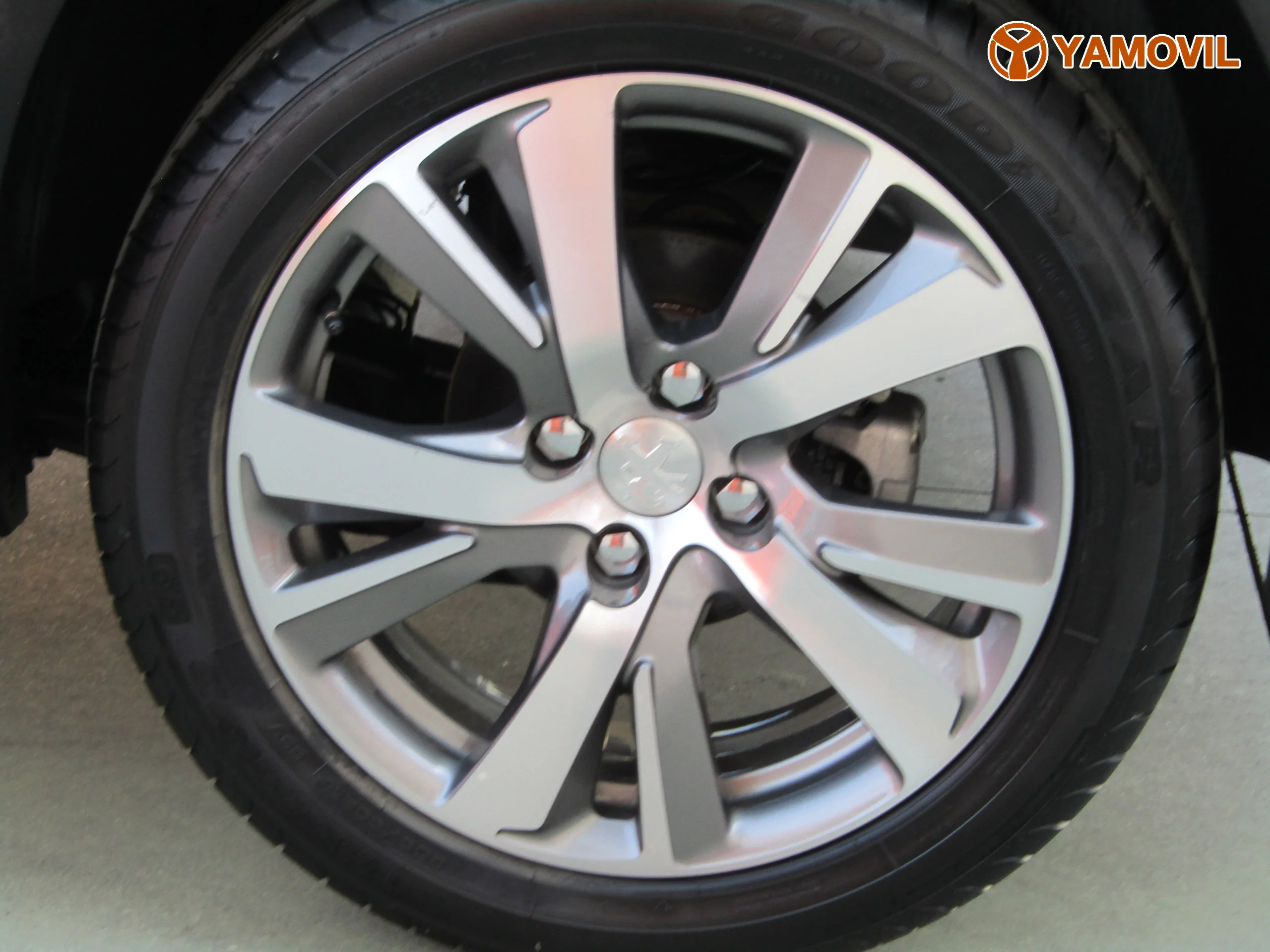 Peugeot 2008 1.2 PURETECH ALLURE - Foto 10