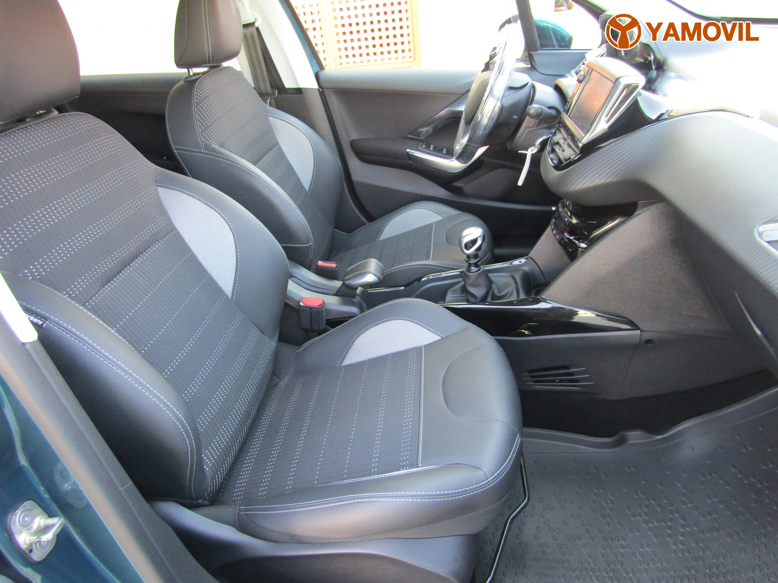Peugeot 2008 1.2 PURETECH ALLURE - Foto 13
