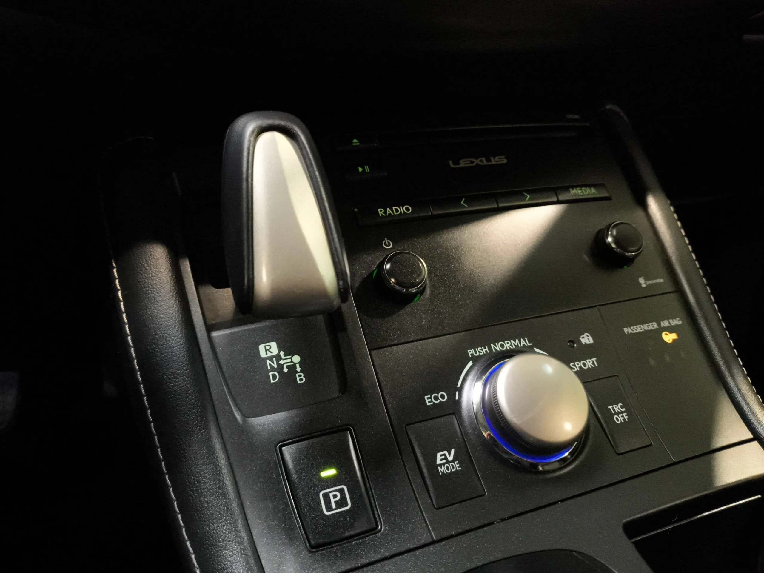 Lexus CT 200h Sport Edition 100 kW (136 CV) - Foto 18