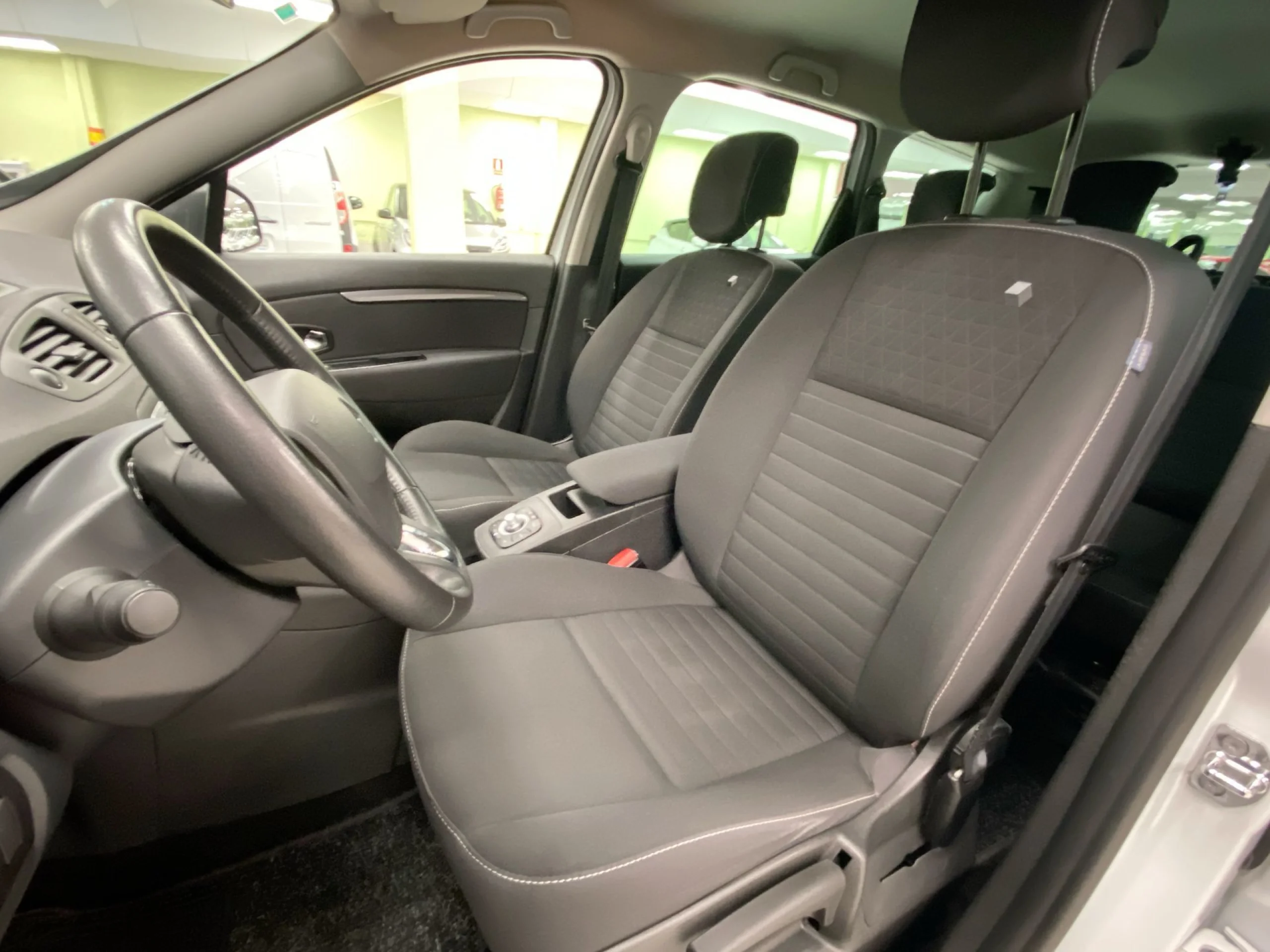 Renault Grand Scenic Limited dCi 81 kW (110 CV) EDC - Foto 8