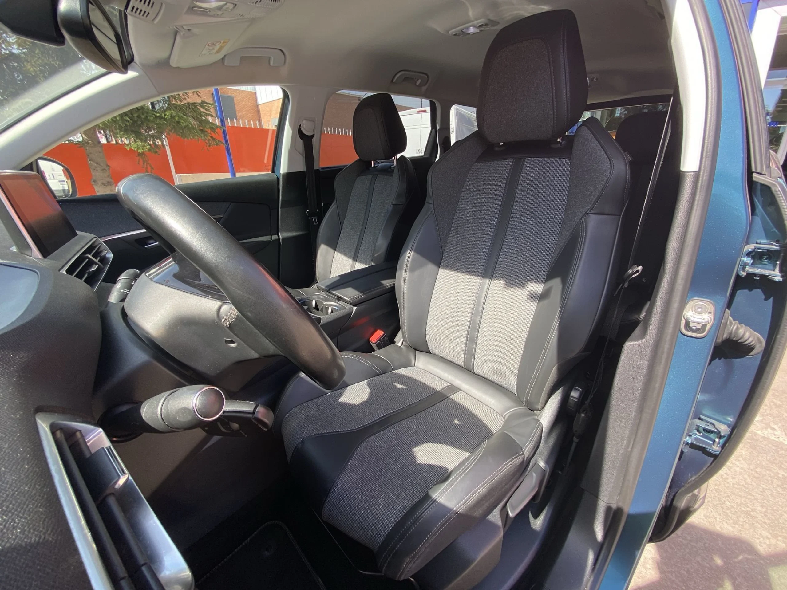 Peugeot 5008 SUV BlueHDi 120 SANDS Allure 88 kW (120 CV) - Foto 8