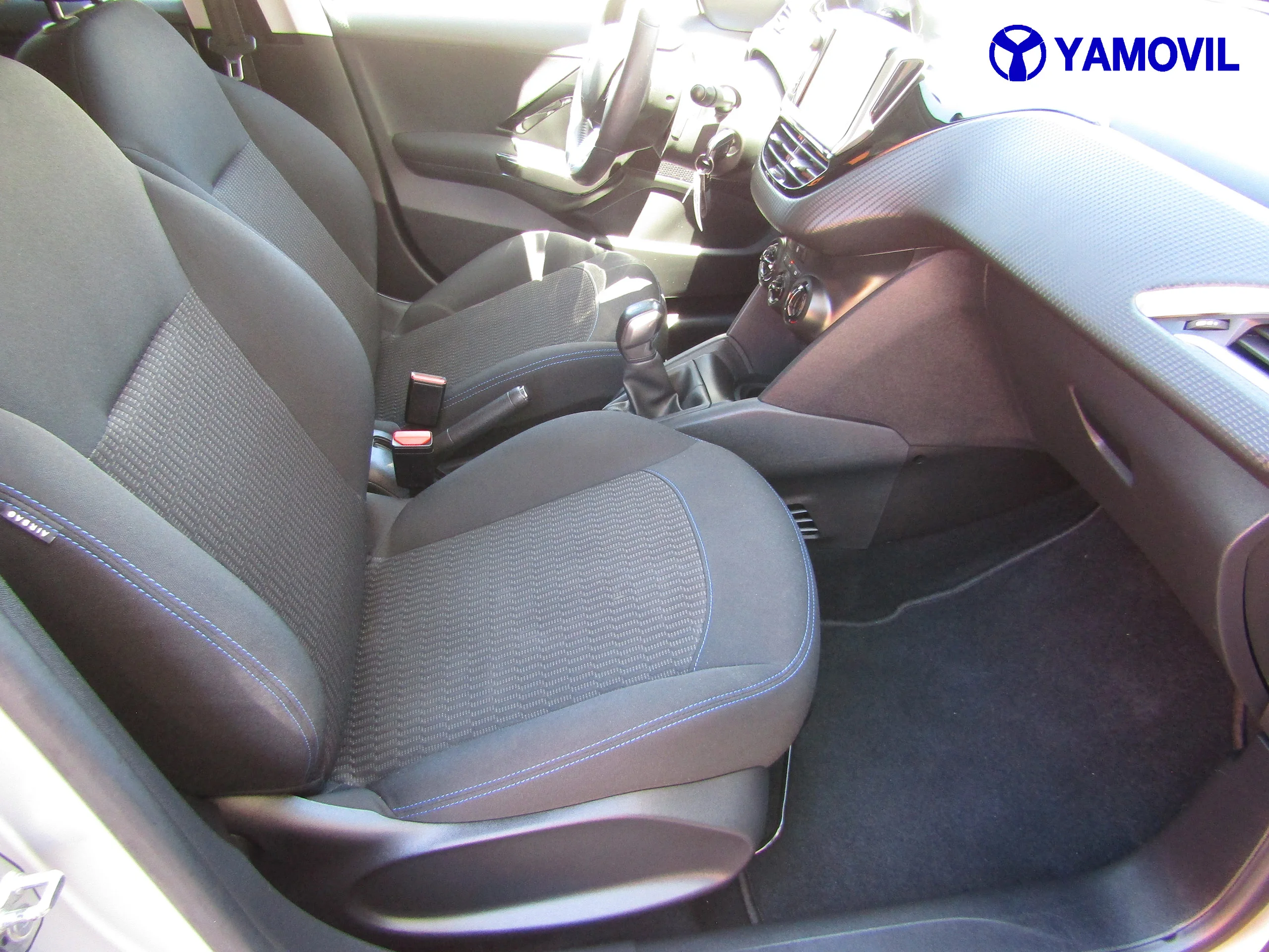 Peugeot 208 STYLE PURETECH 5P - Foto 17