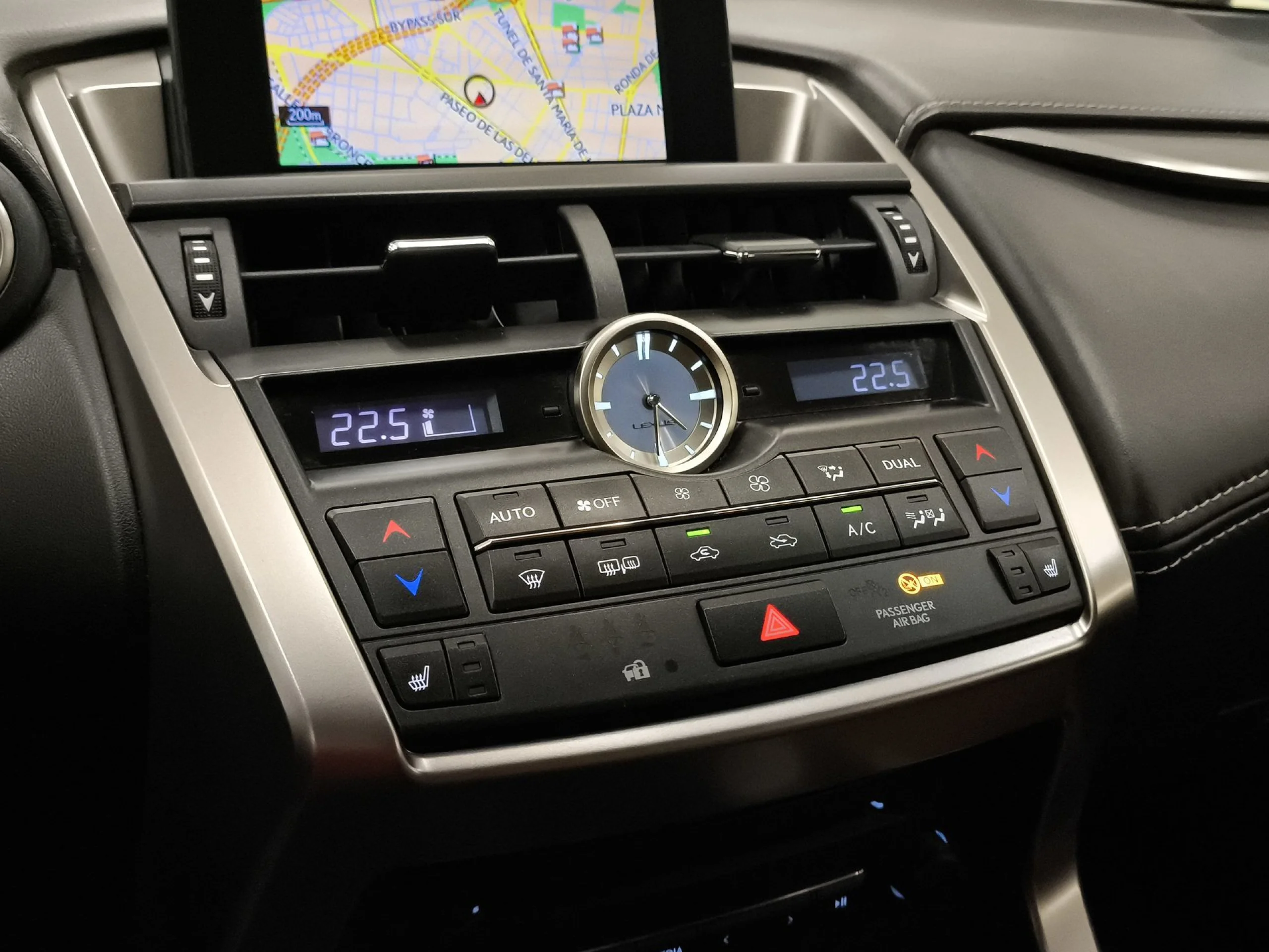 Lexus NX 300h Executive 4WD 145 kW (197 CV) - Foto 22