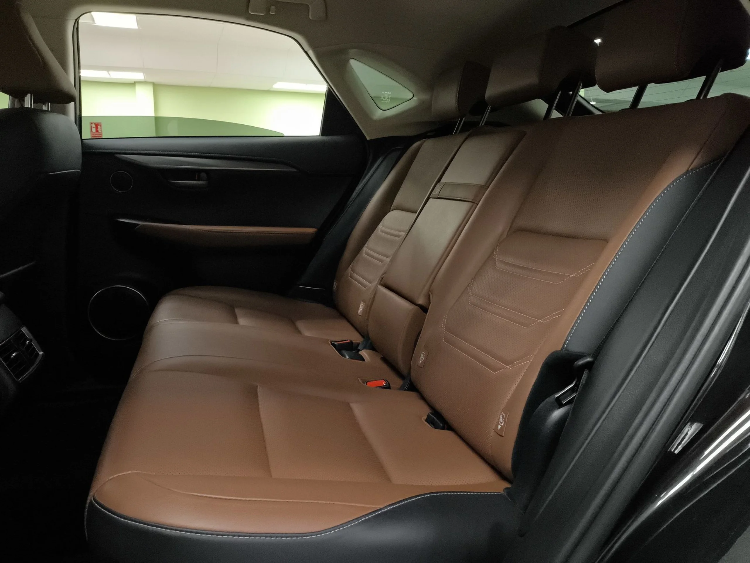 Lexus NX 300h Executive 4WD 145 kW (197 CV) - Foto 25