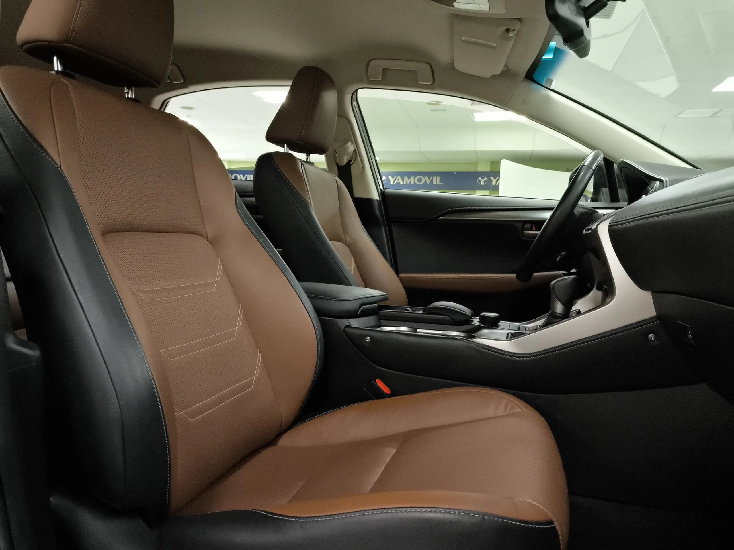 Lexus NX 300h Executive 4WD 145 kW (197 CV) - Foto 29