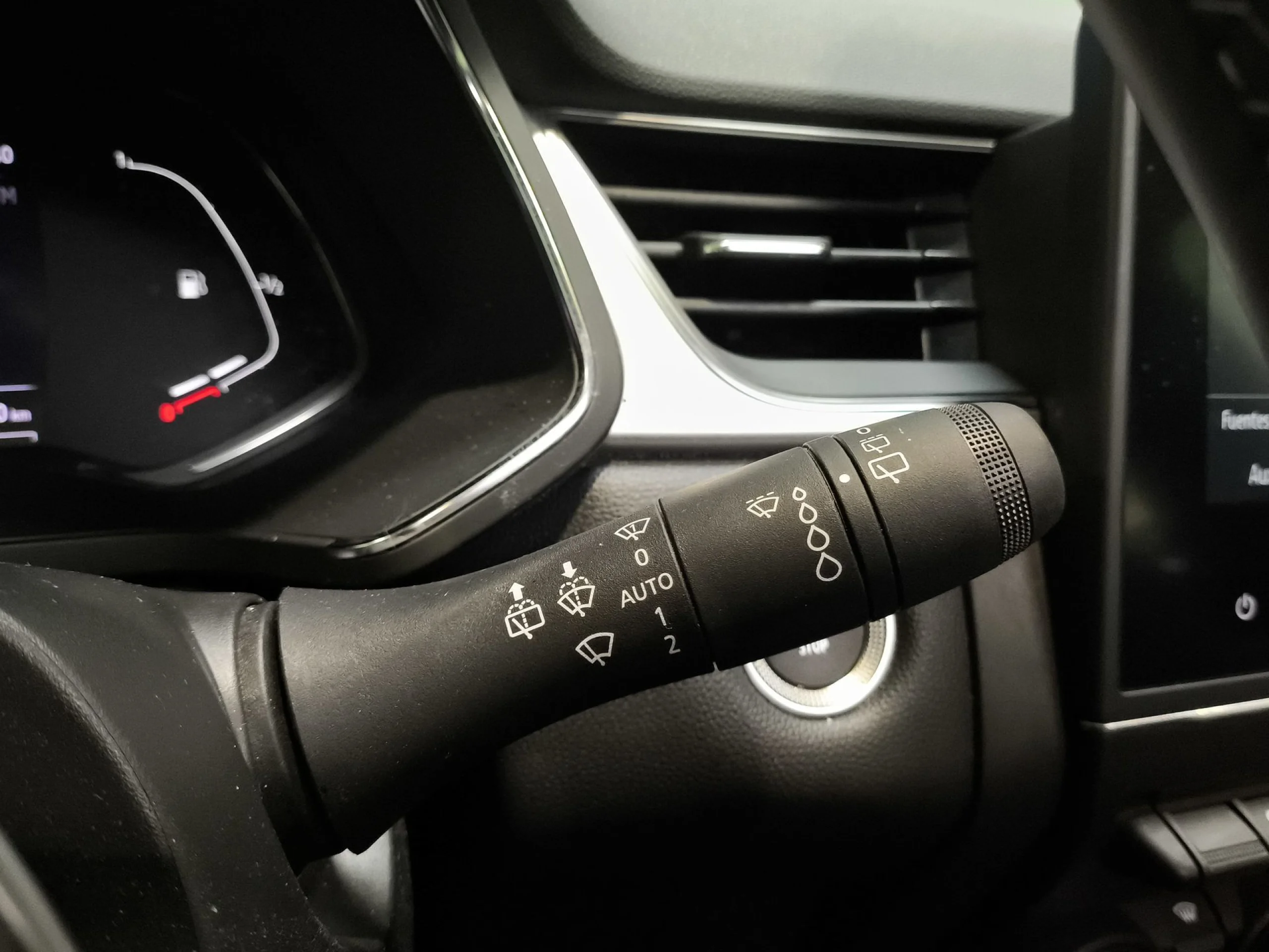 Renault Captur TCe 140 Micro Híbrido Fast Track 103 kW (140 CV) - Foto 17