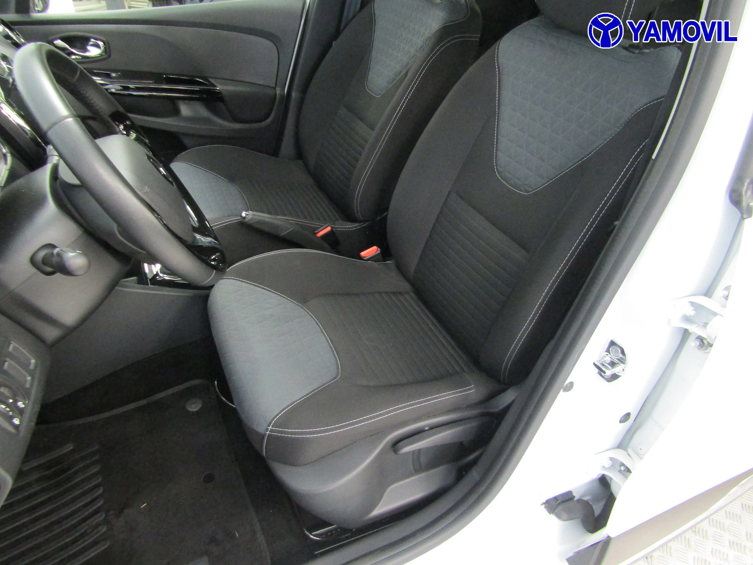 Renault Clio 1.5DCI DYNAMIQUE AUTO. 5P - Foto 13