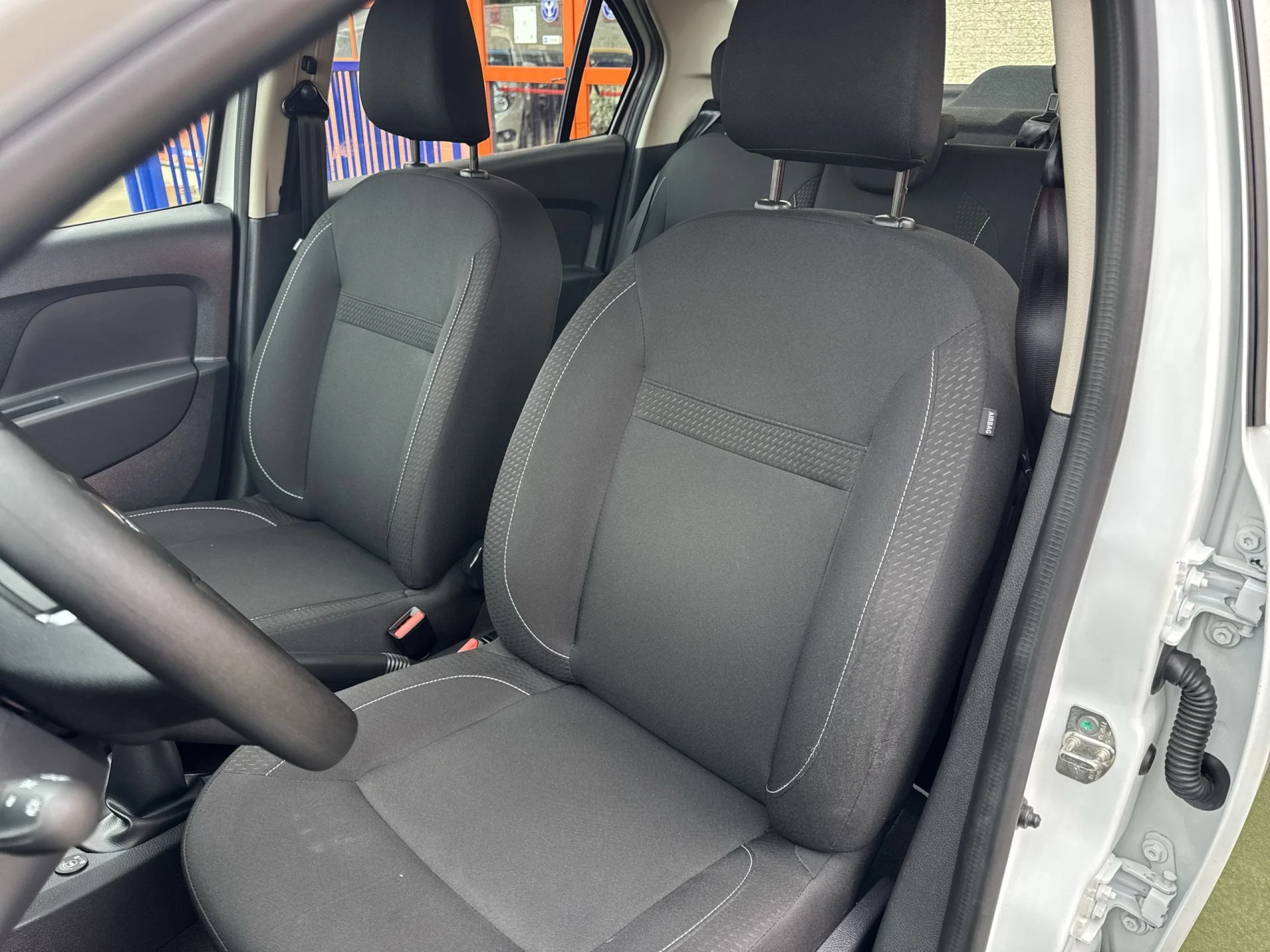 Dacia Logan TCE 90 GLP Ambiance 66 kW (90 CV) - Foto 8