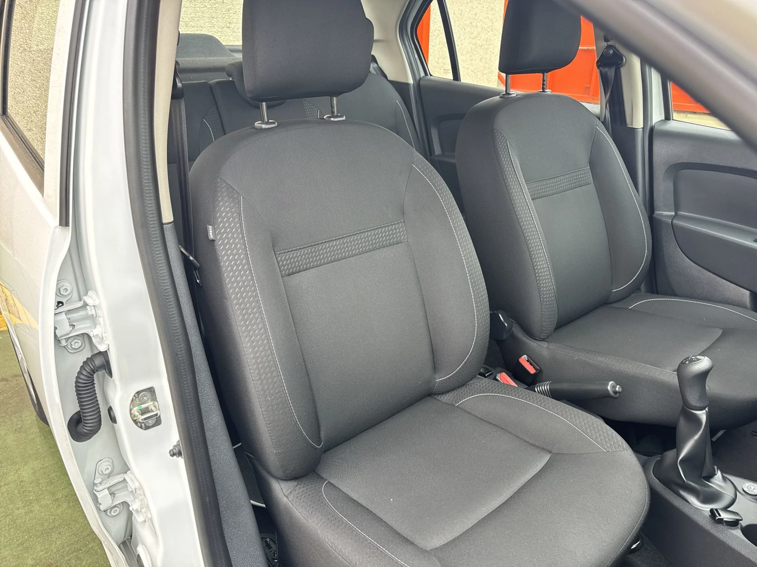 Dacia Logan TCE 90 GLP Ambiance 66 kW (90 CV) - Foto 19