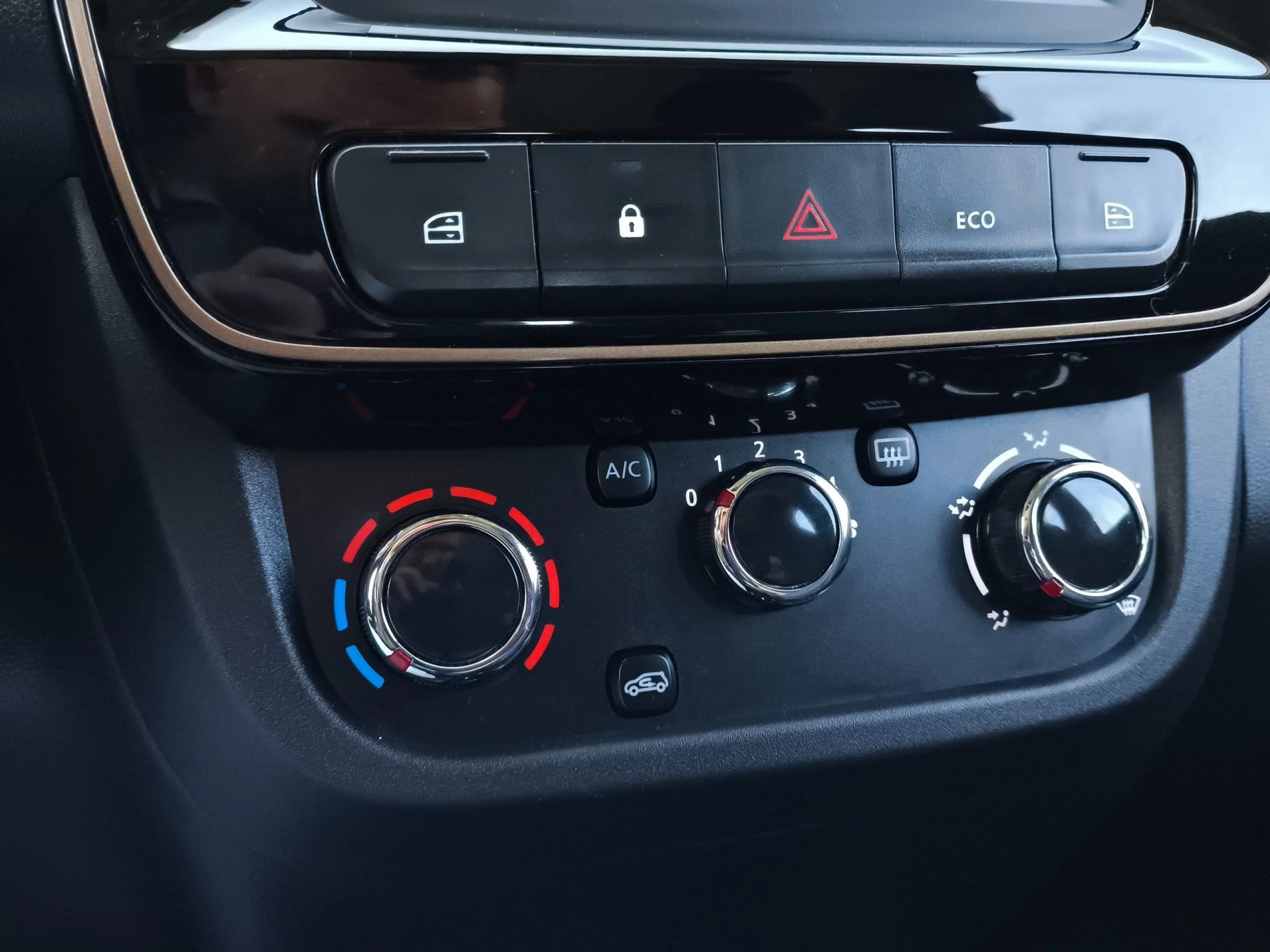 Dacia Spring Extreme Electric 48 kW (65 CV) - Foto 16