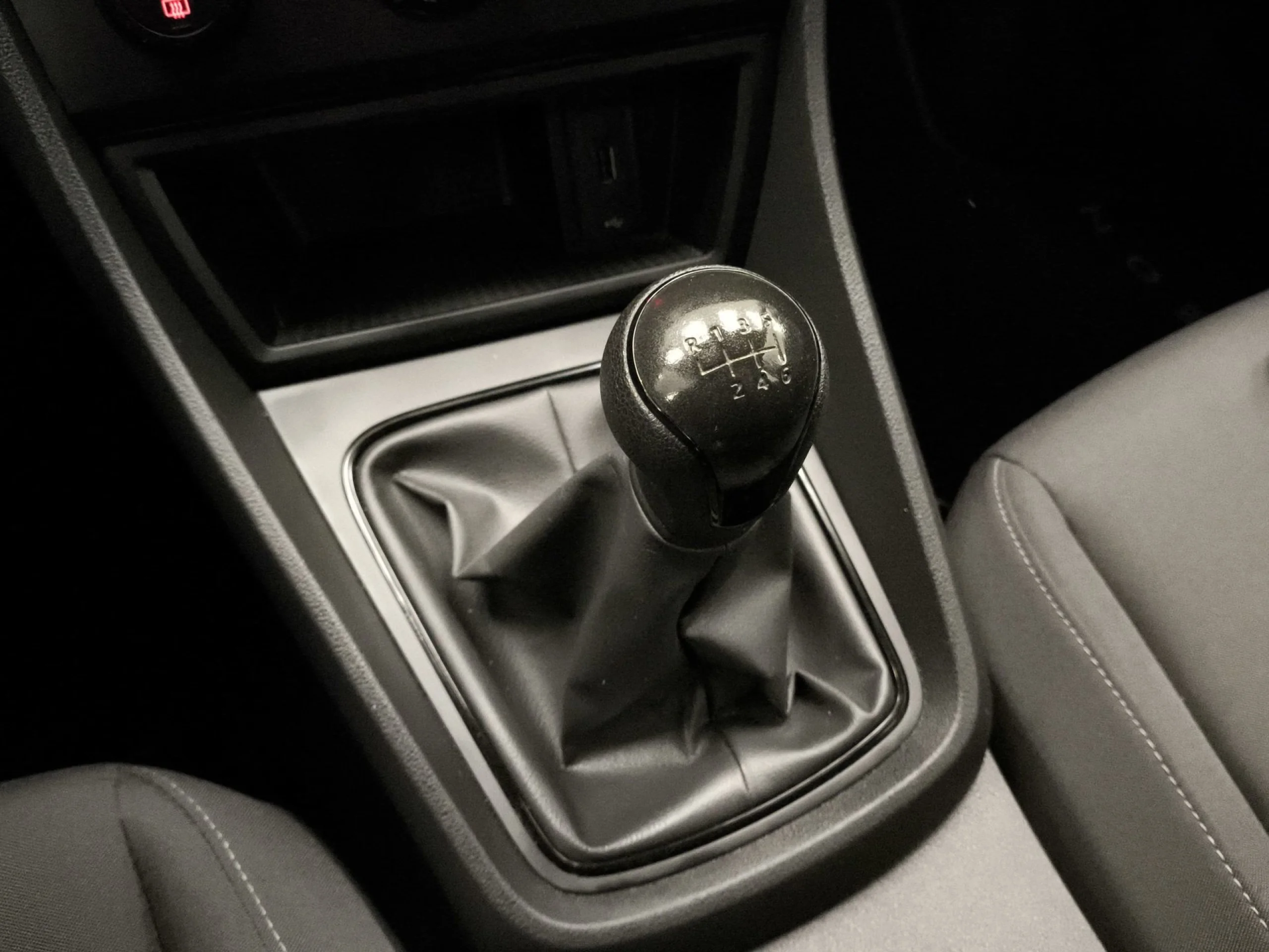 Seat León 1.5 TGI GNC SANDS Reference Edition 96 kW (130 CV) - Foto 15
