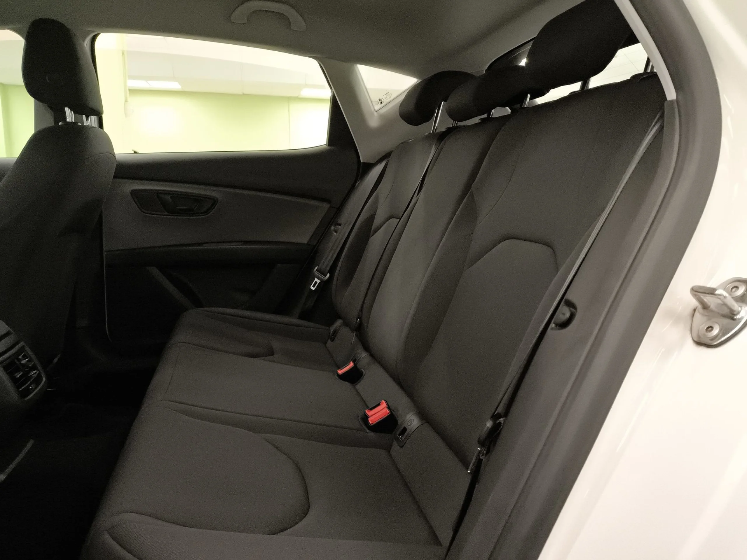 Seat León 1.5 TGI GNC SANDS Reference Edition 96 kW (130 CV) - Foto 17