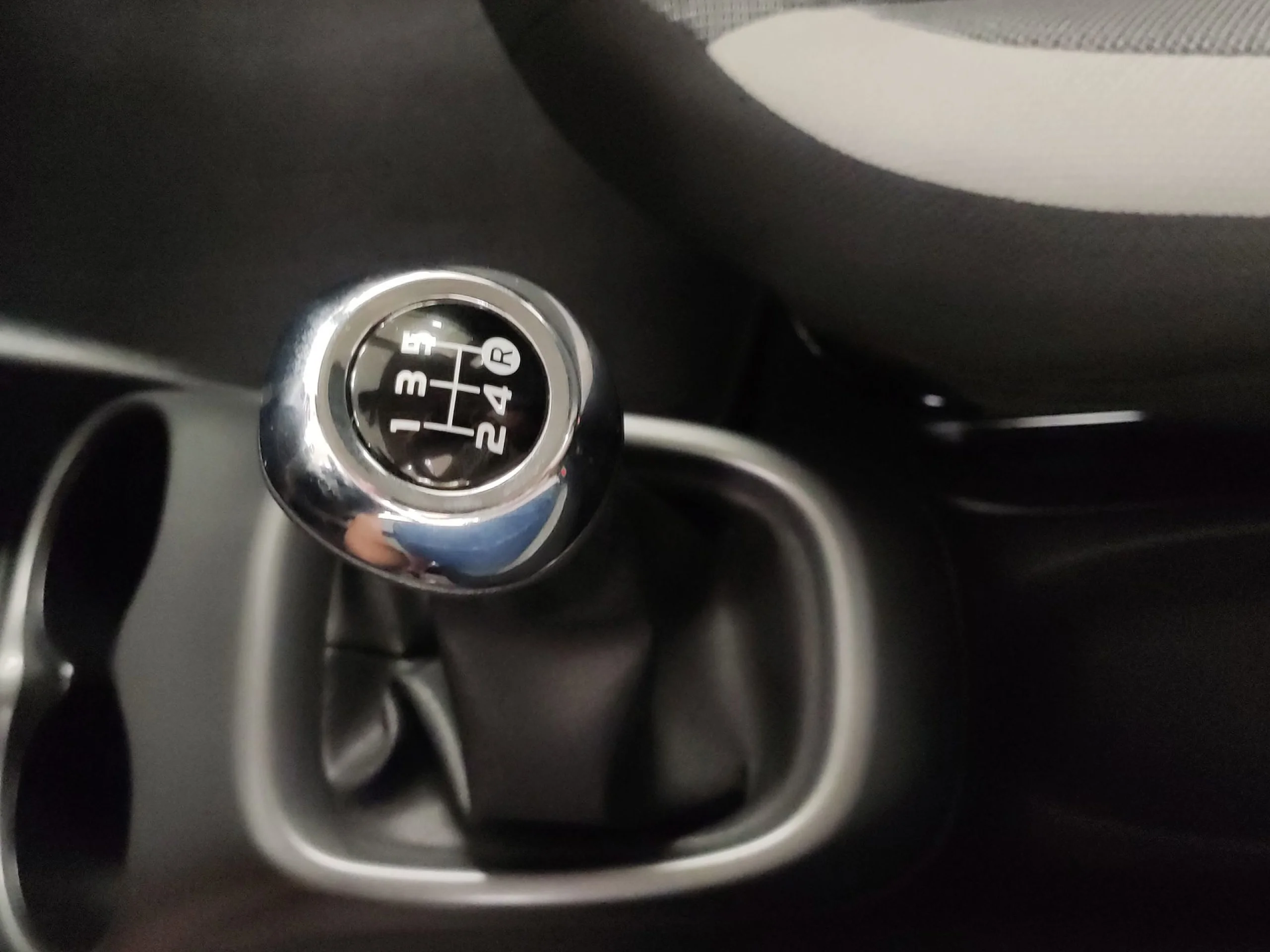 Toyota Aygo 1.0 70 x-play 53 kW (72 CV) - Foto 17