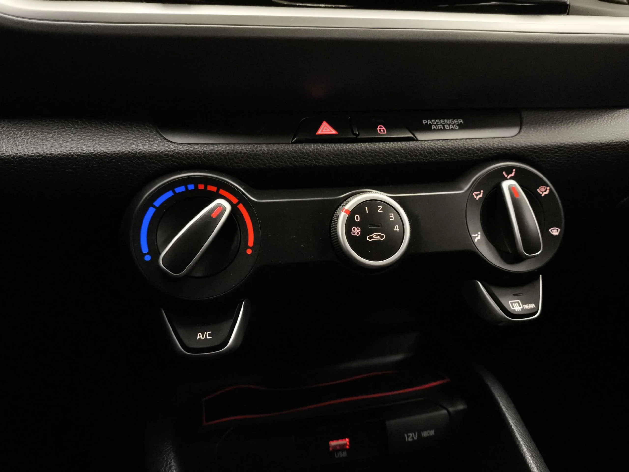 Kia Stonic 1.0 T-GDi MHEV iMT Concept 74 kW (100 CV) - Foto 14