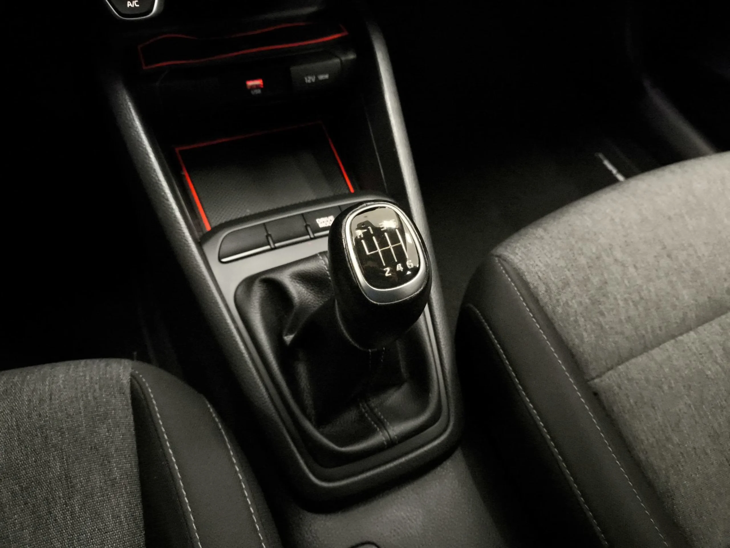 Kia Stonic 1.0 T-GDi MHEV iMT Concept 74 kW (100 CV) - Foto 15