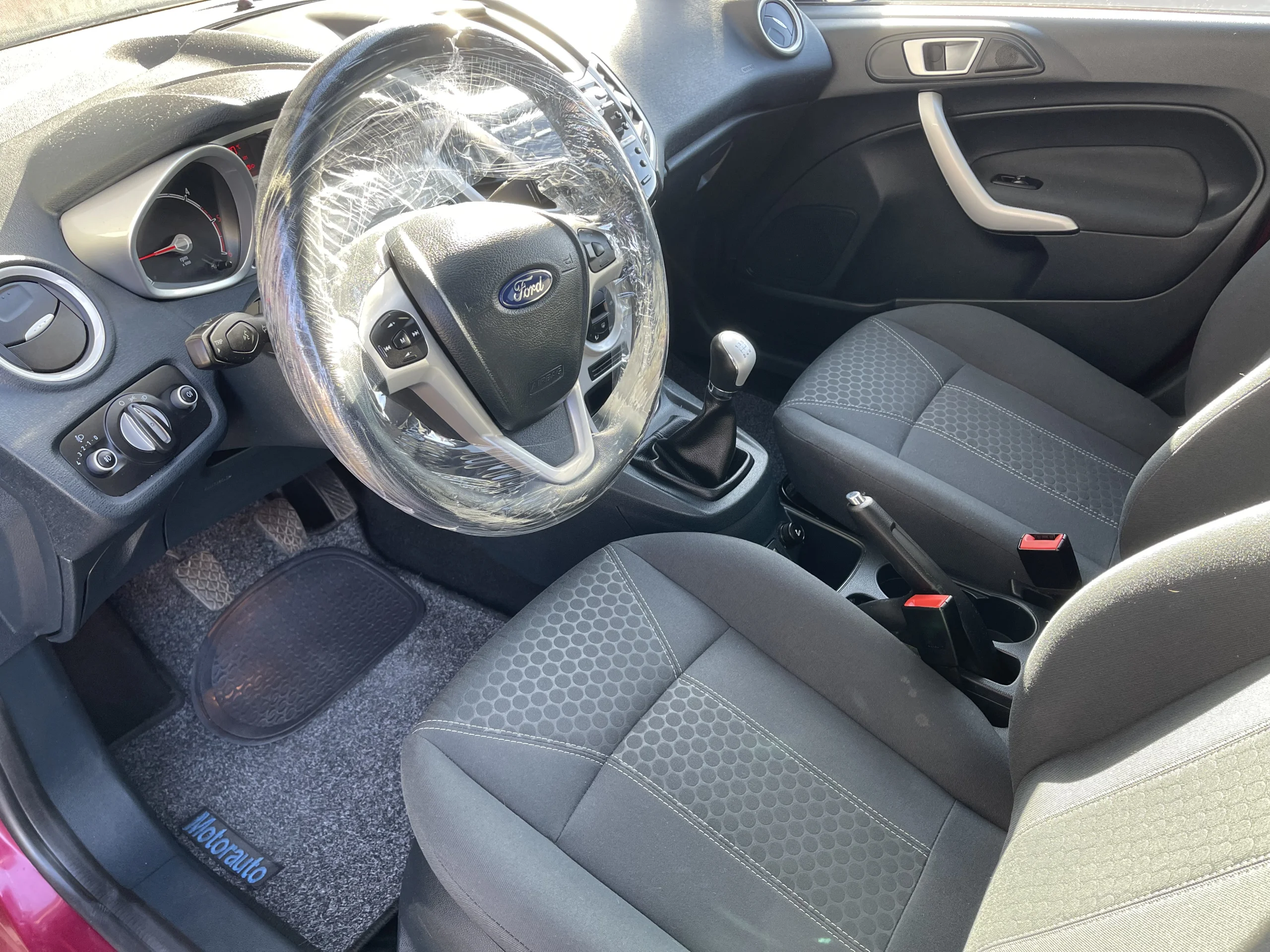 Ford Fiesta 1.6 TDCi TITANIUM 5P - Foto 13