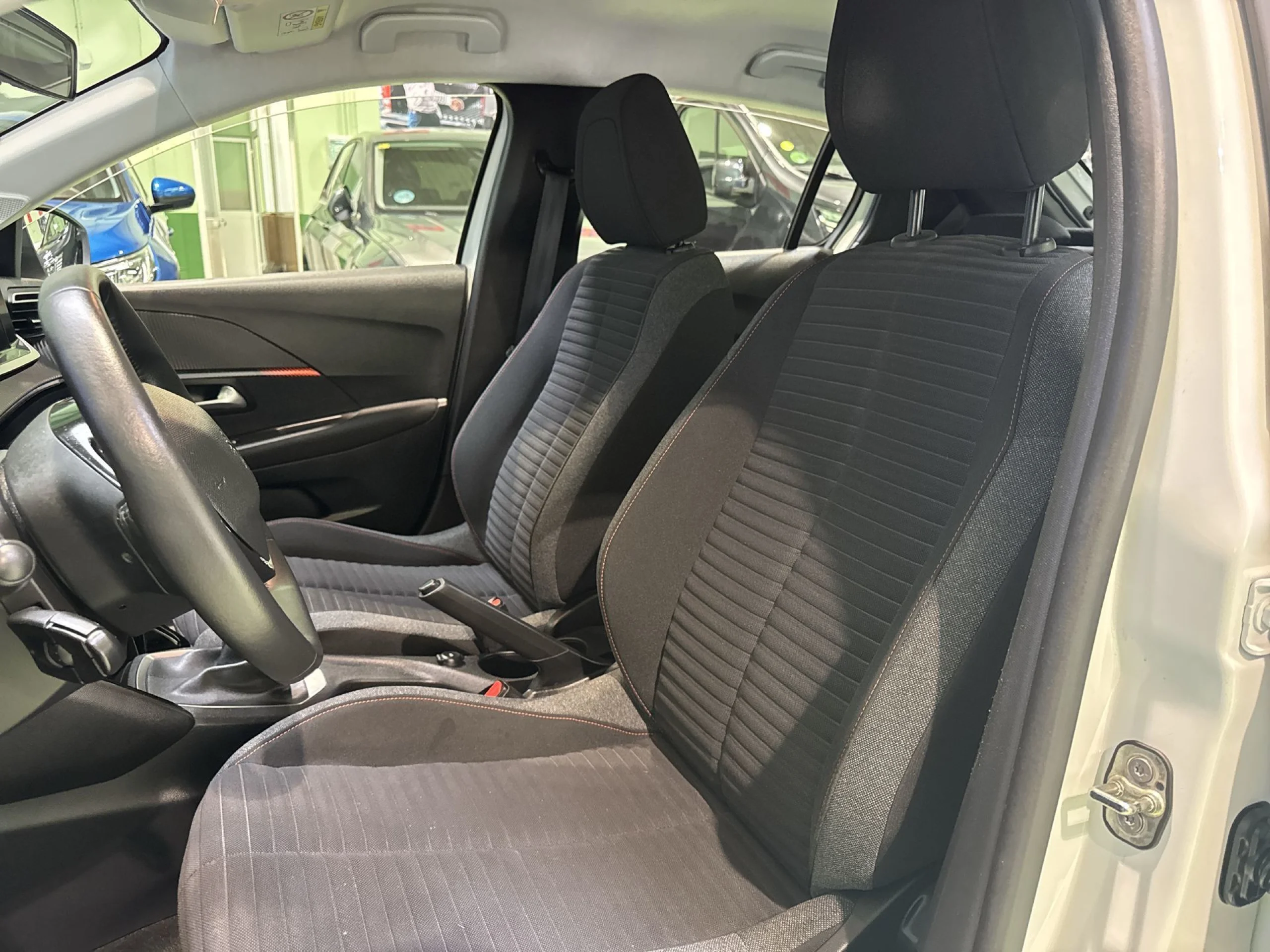 Peugeot 208 BlueHDi 100 Active 75 kW (100 CV) - Foto 8